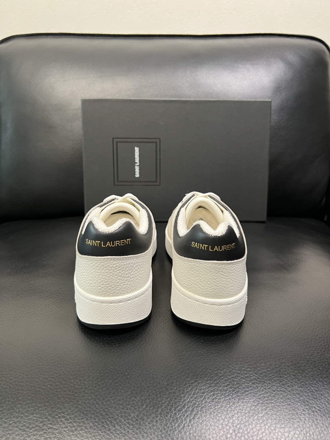 SAINT LAURENT 高品质 顶级工艺品 圣罗兰 专柜同步发售原厂配置，意大利进口牛皮面料，全进口