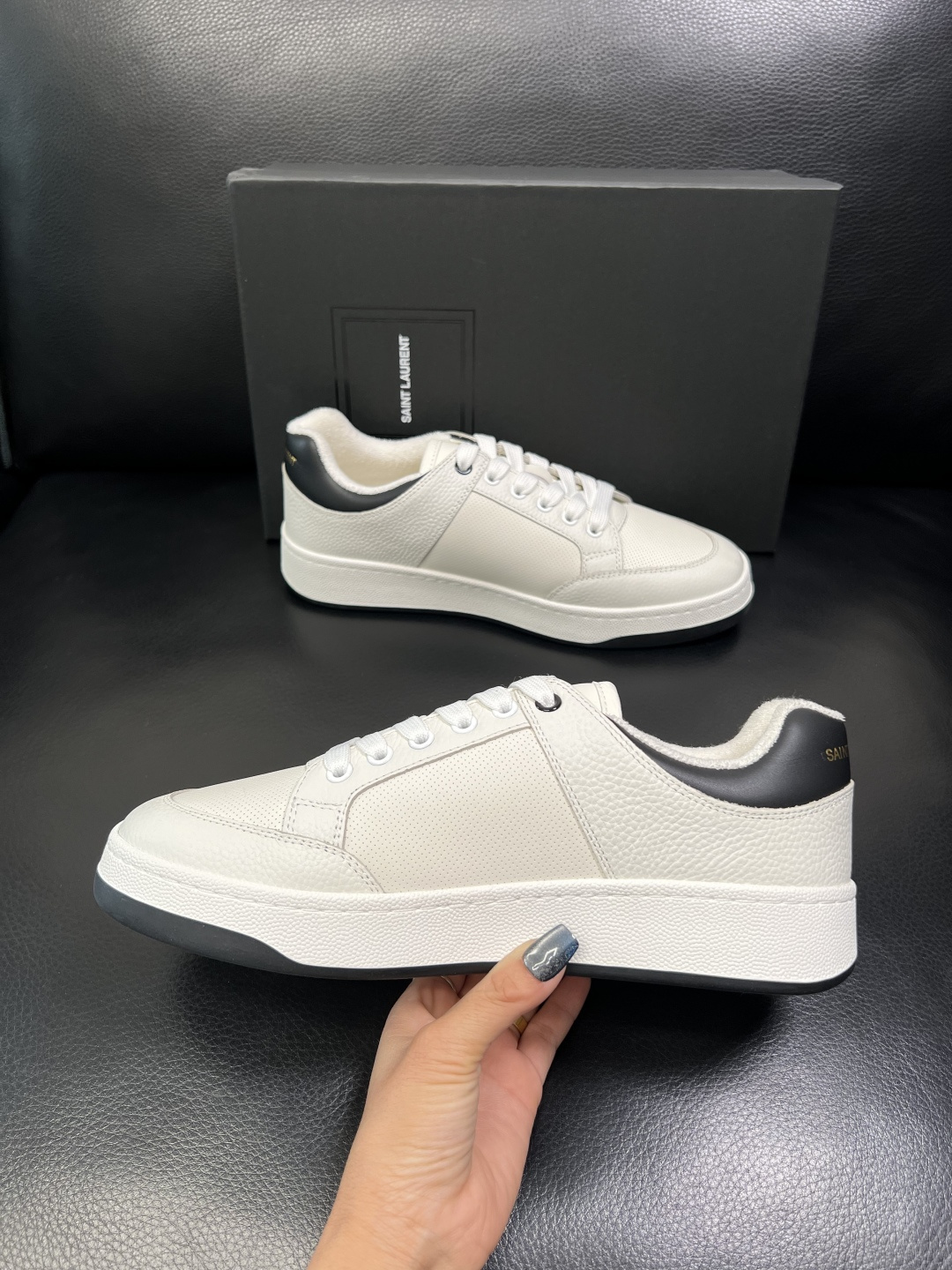 SAINT LAURENT 高品质 顶级工艺品 圣罗兰 专柜同步发售原厂配置，意大利进口牛皮面料，全进口