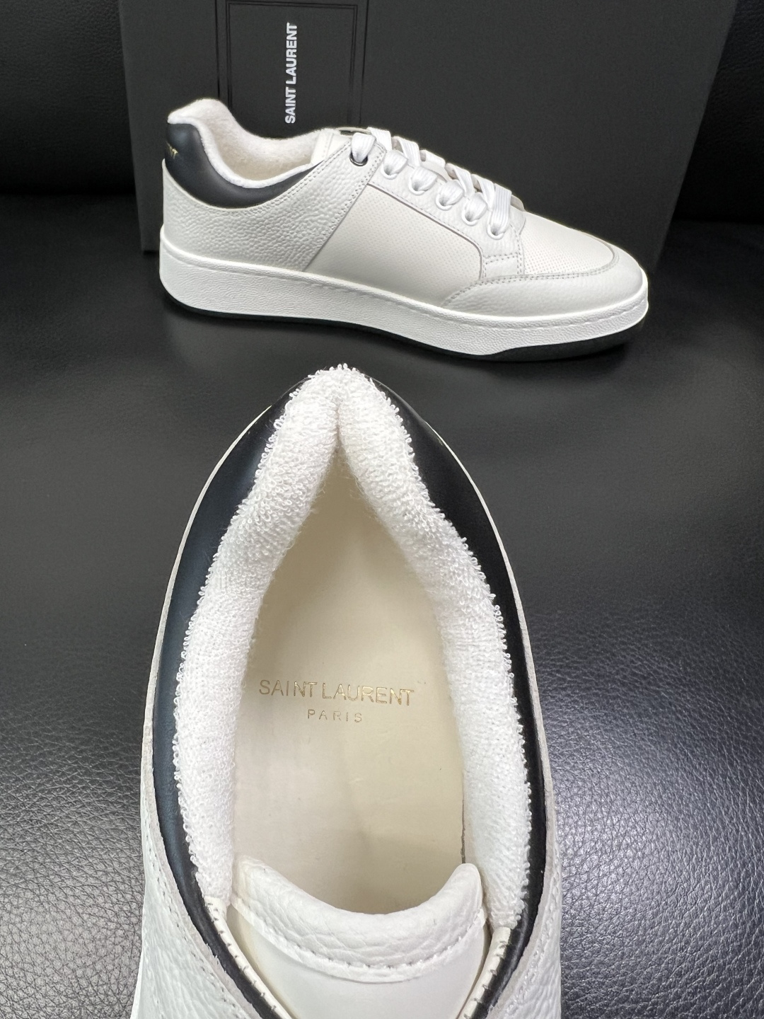 SAINT LAURENT 高品质 顶级工艺品 圣罗兰 专柜同步发售原厂配置，意大利进口牛皮面料，全进口