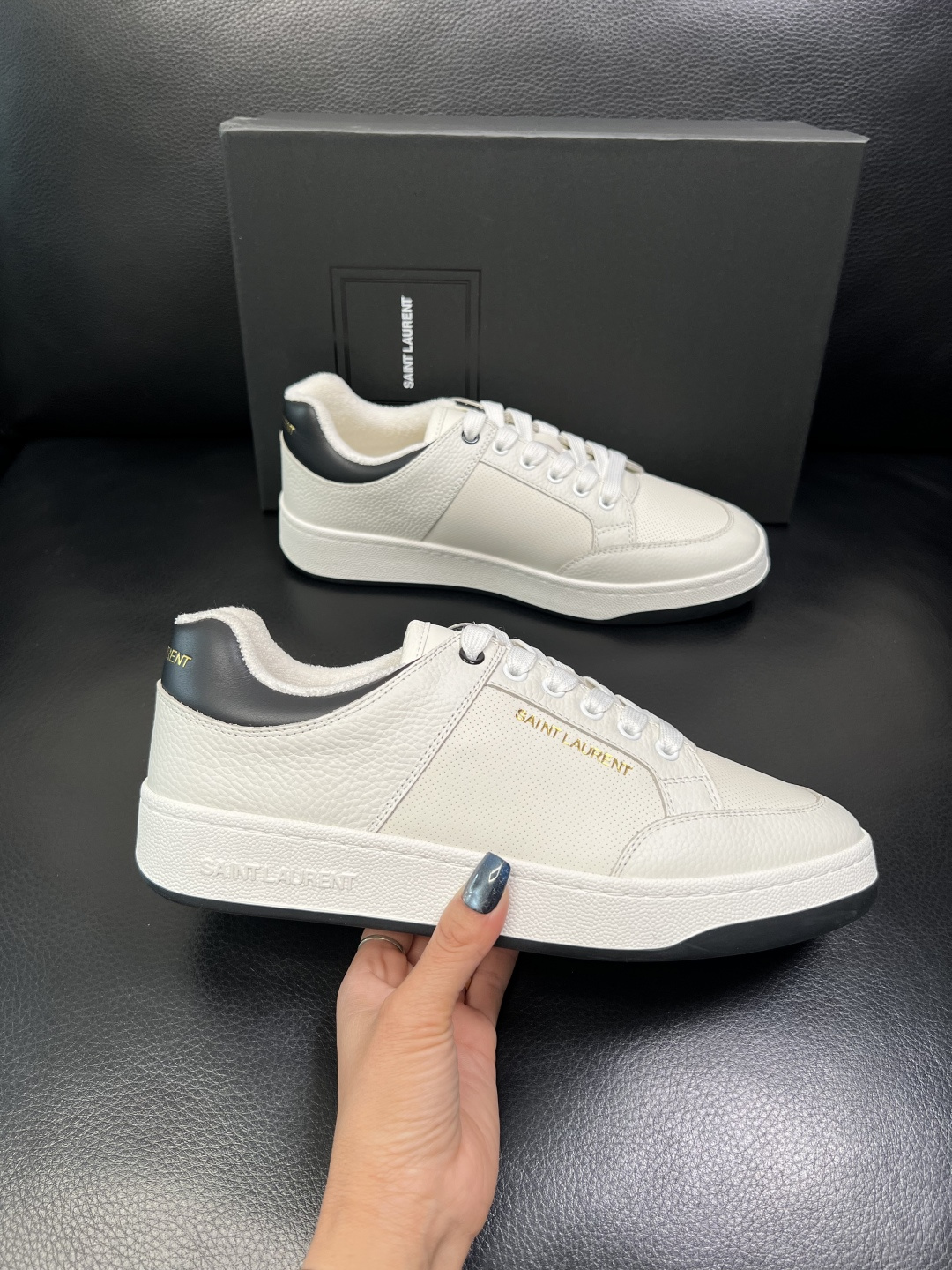 SAINT LAURENT 高品质 顶级工艺品 圣罗兰 专柜同步发售原厂配置，意大利进口牛皮面料，全进口