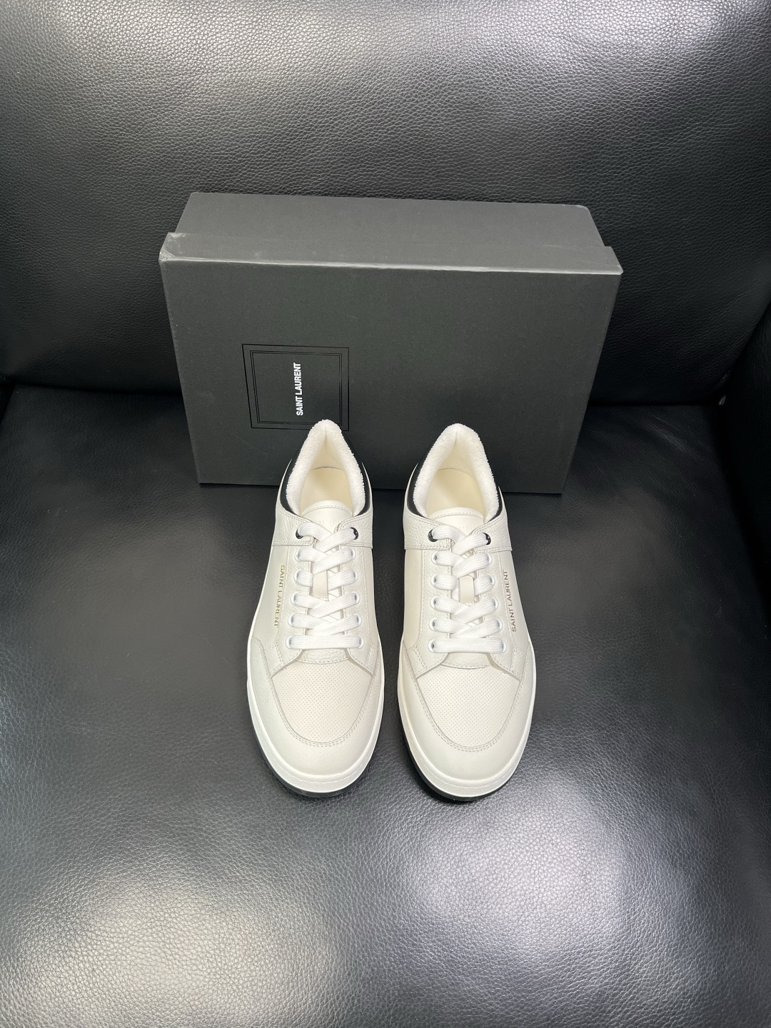 SAINT LAURENT 高品质 顶级工艺品 圣罗兰 专柜同步发售原厂配置，意大利进口牛皮面料，全进口