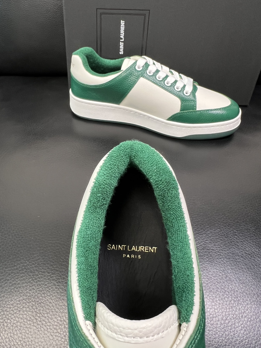 SAINT LAURENT 高品质 顶级工艺品 圣罗兰 专柜同步发售原厂配置，意大利进口牛皮面料，全进口