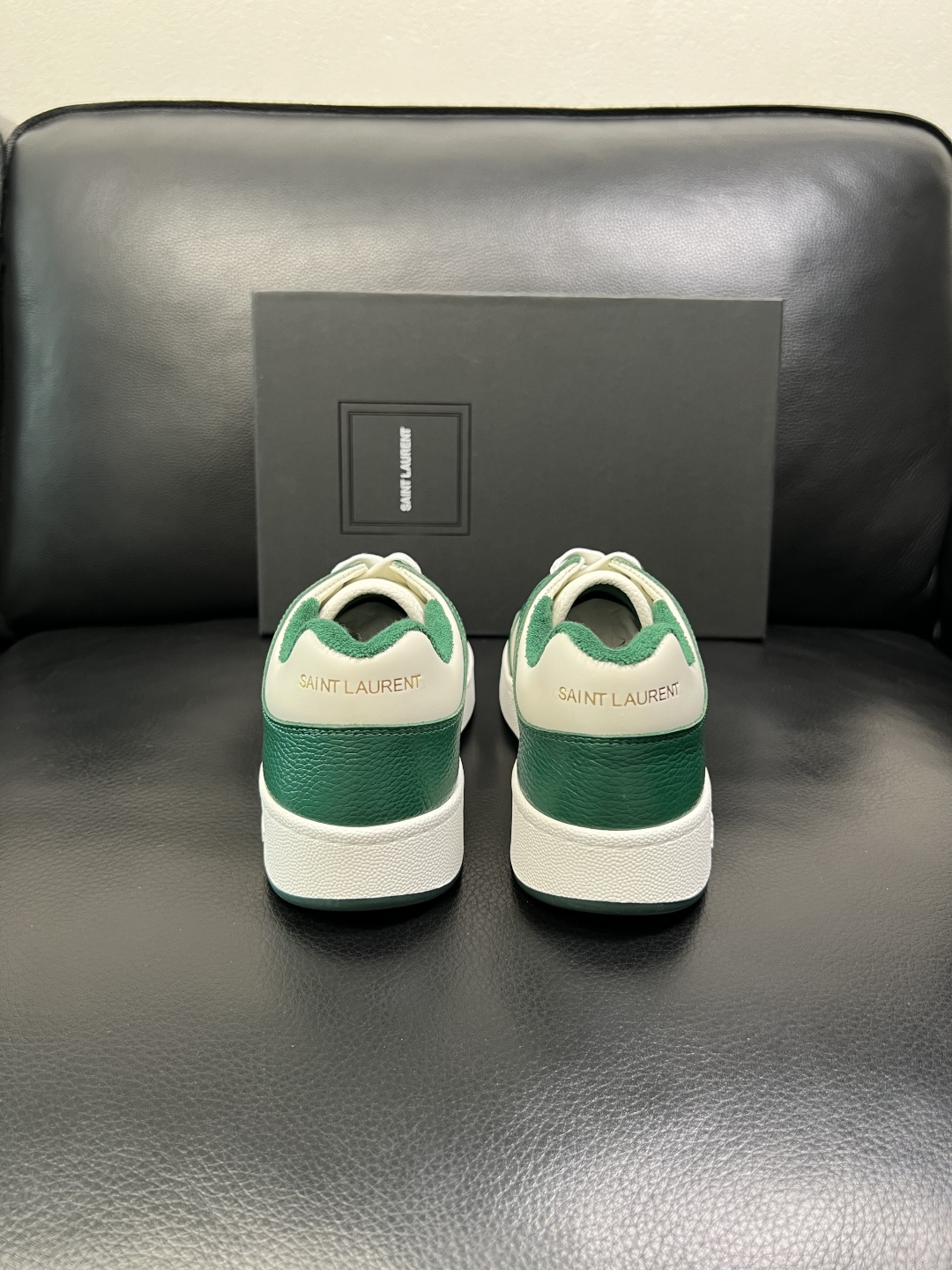 SAINT LAURENT 高品质 顶级工艺品 圣罗兰 专柜同步发售原厂配置，意大利进口牛皮面料，全进口