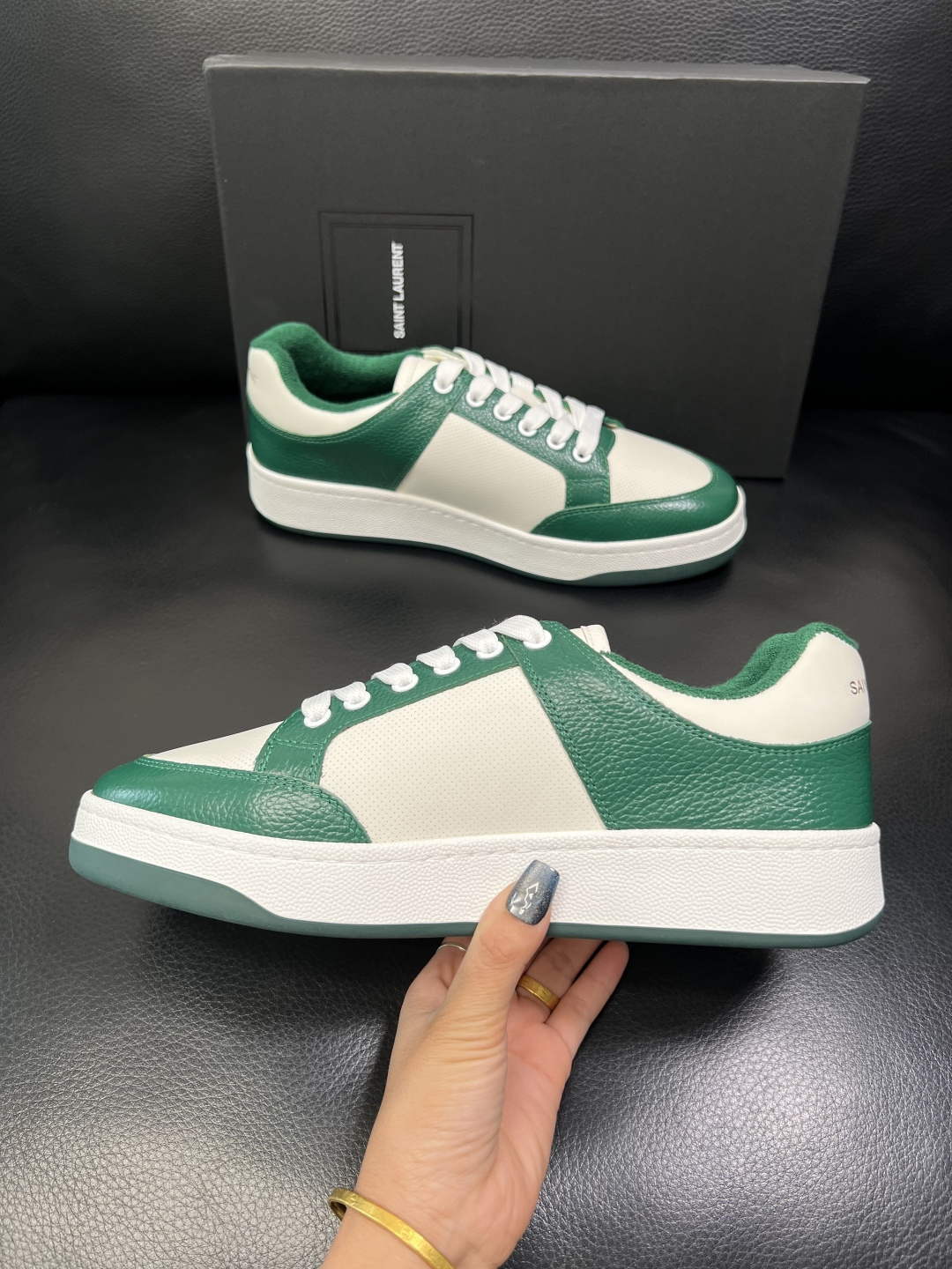 SAINT LAURENT 高品质 顶级工艺品 圣罗兰 专柜同步发售原厂配置，意大利进口牛皮面料，全进口