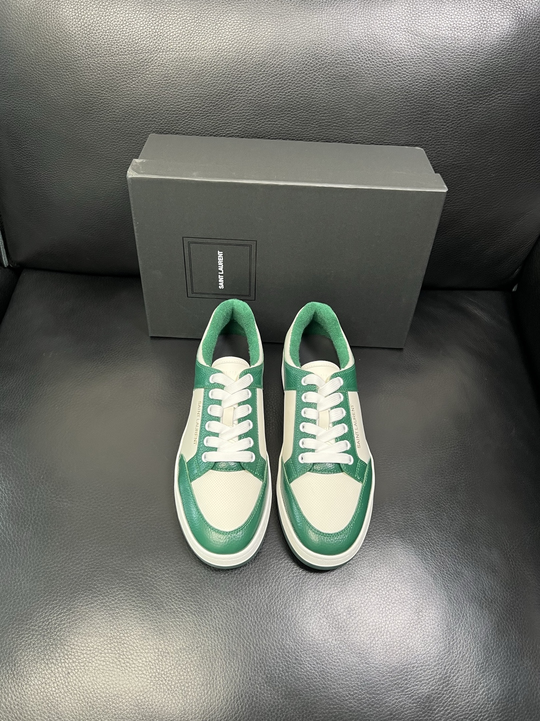 SAINT LAURENT 高品质 顶级工艺品 圣罗兰 专柜同步发售原厂配置，意大利进口牛皮面料，全进口