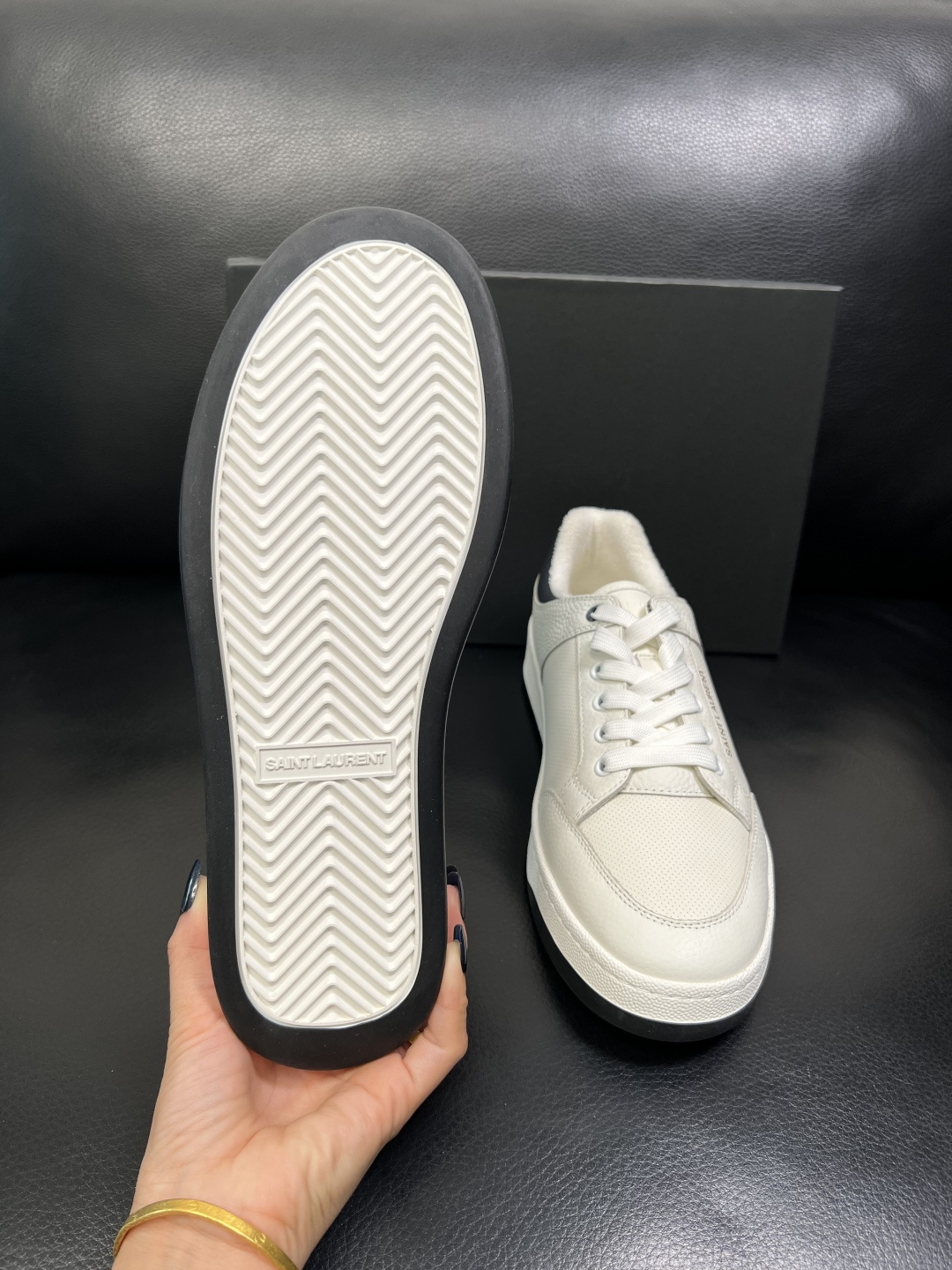 SAINT LAURENT 高品质 顶级工艺品 圣罗兰 专柜同步发售原厂配置，意大利进口牛皮面料，全进口