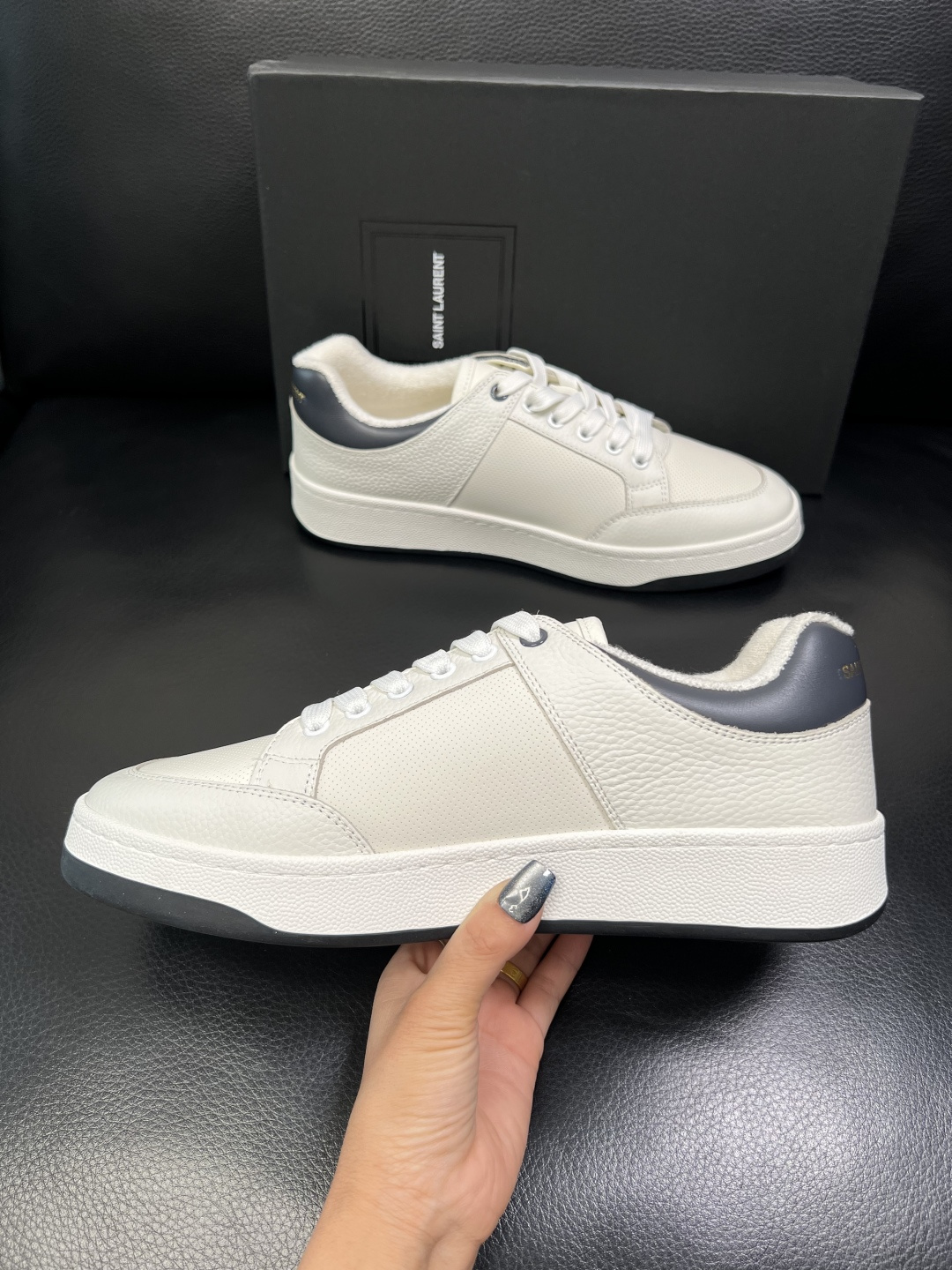 SAINT LAURENT 高品质 顶级工艺品 圣罗兰 专柜同步发售原厂配置，意大利进口牛皮面料，全进口