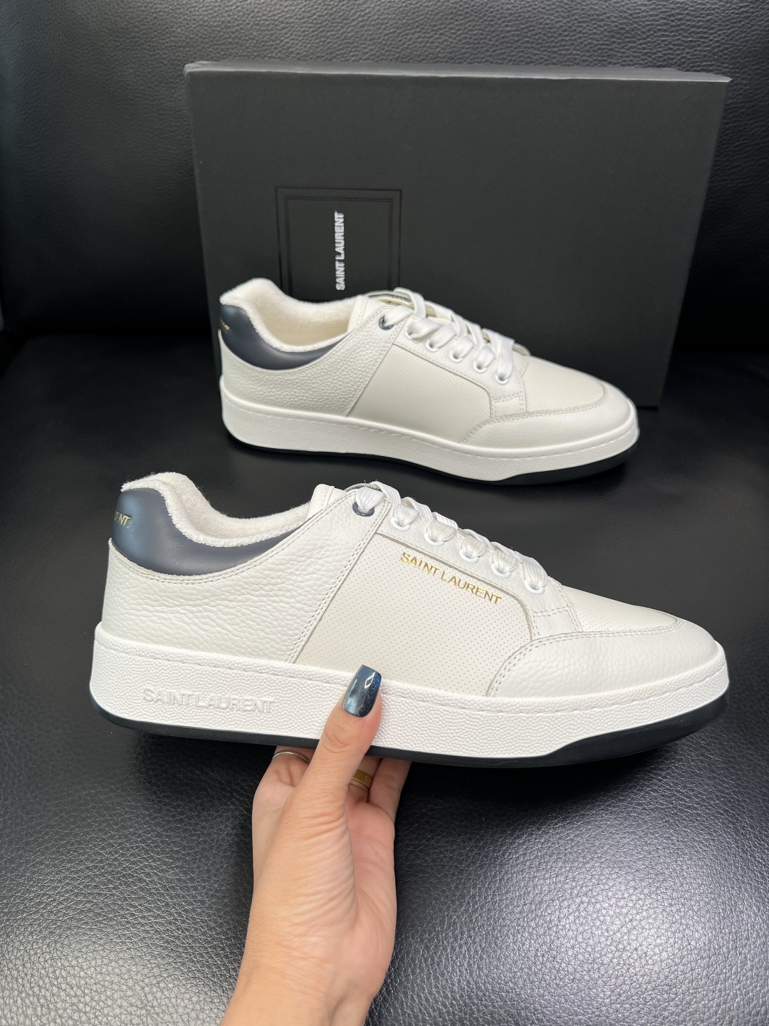 SAINT LAURENT 高品质 顶级工艺品 圣罗兰 专柜同步发售原厂配置，意大利进口牛皮面料，全进口