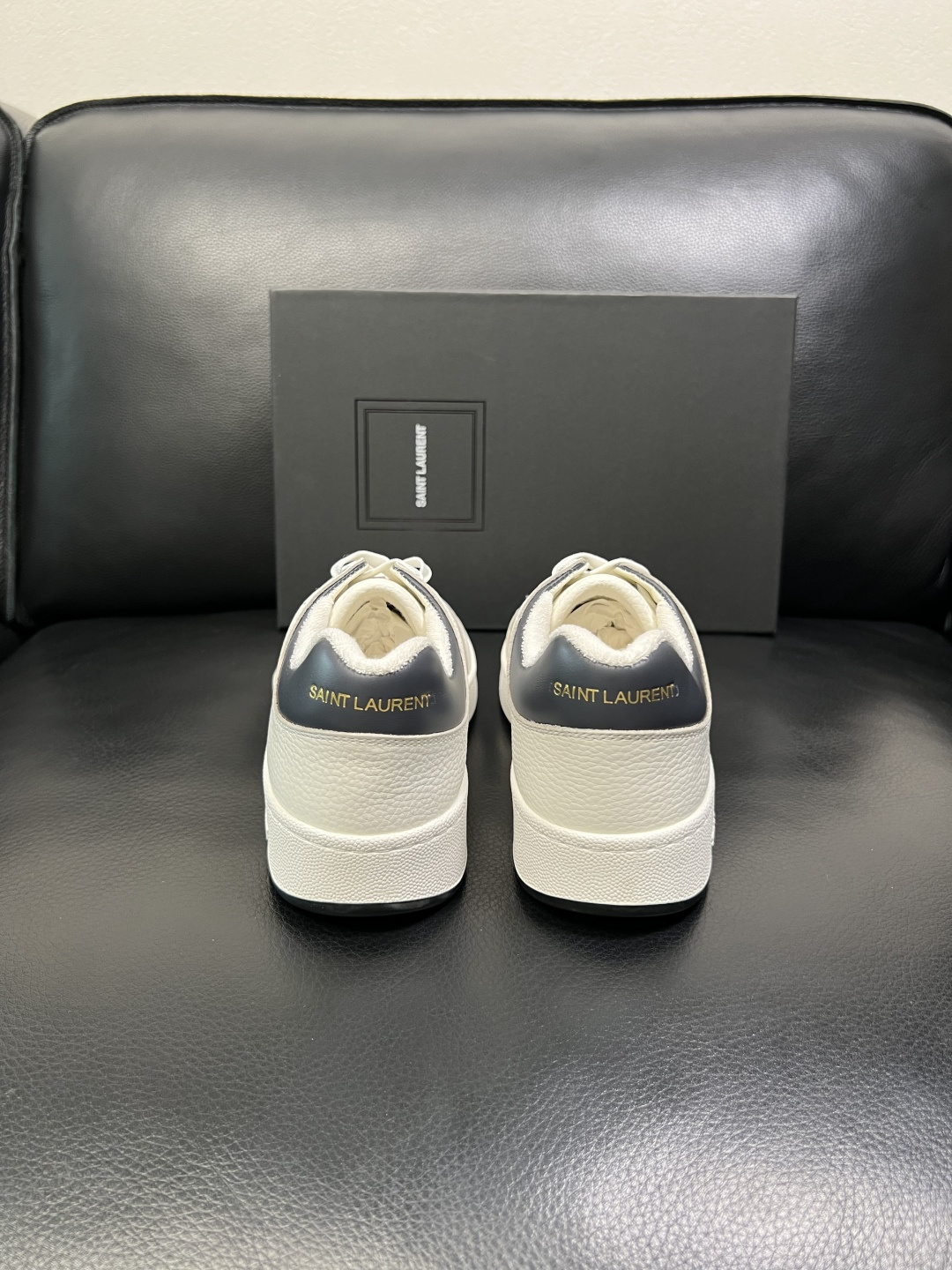 SAINT LAURENT 高品质 顶级工艺品 圣罗兰 专柜同步发售原厂配置，意大利进口牛皮面料，全进口