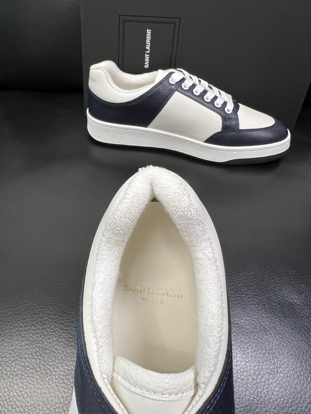 SAINT LAURENT 高品质 顶级工艺品 圣罗兰 专柜同步发售原厂配置，意大利进口牛皮面料，全进口