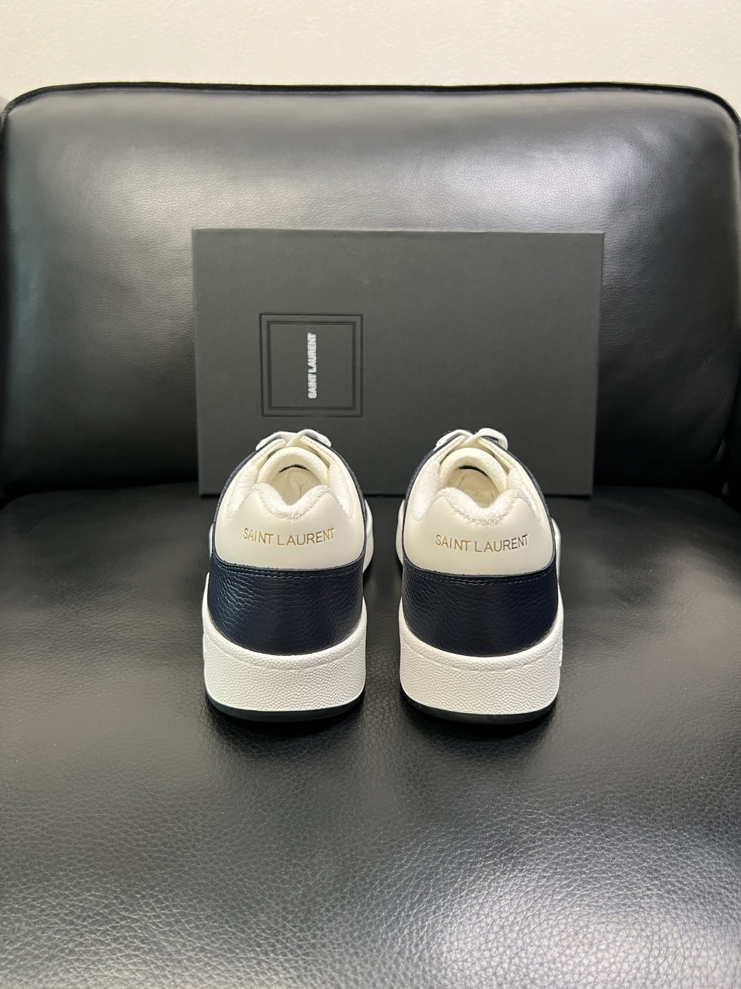 SAINT LAURENT 高品质 顶级工艺品 圣罗兰 专柜同步发售原厂配置，意大利进口牛皮面料，全进口