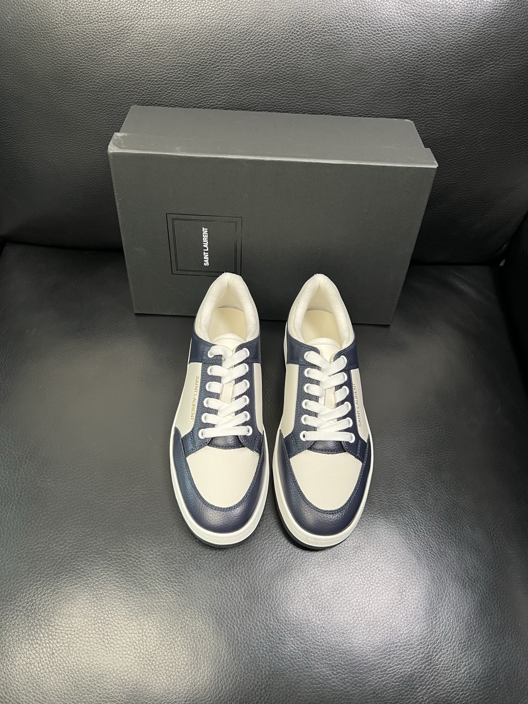 SAINT LAURENT 高品质 顶级工艺品 圣罗兰 专柜同步发售原厂配置，意大利进口牛皮面料，全进口