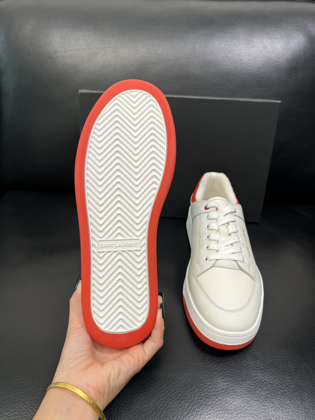 SAINT LAURENT 高品质 顶级工艺品 圣罗兰 专柜同步发售原厂配置，意大利进口牛皮面料，全进口