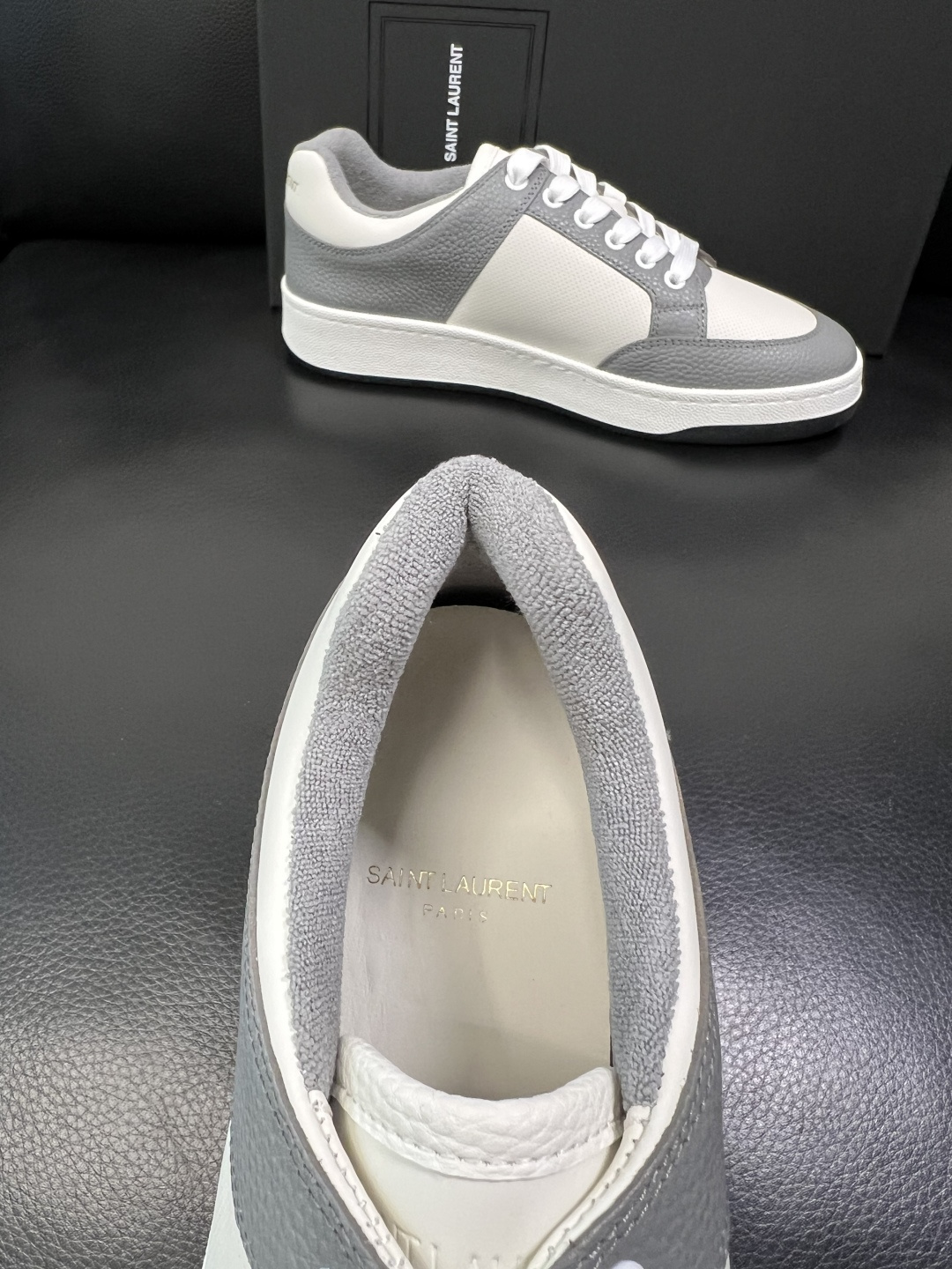 SAINT LAURENT 高品质 顶级工艺品 圣罗兰 专柜同步发售原厂配置，意大利进口牛皮面料，全进口