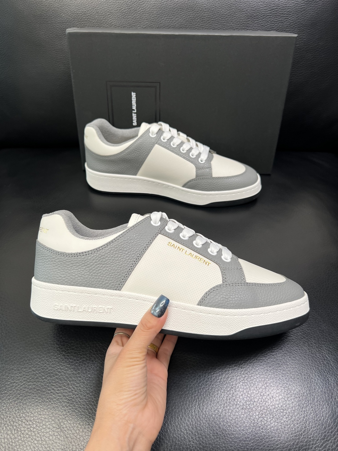 SAINT LAURENT 高品质 顶级工艺品 圣罗兰 专柜同步发售原厂配置，意大利进口牛皮面料，全进口