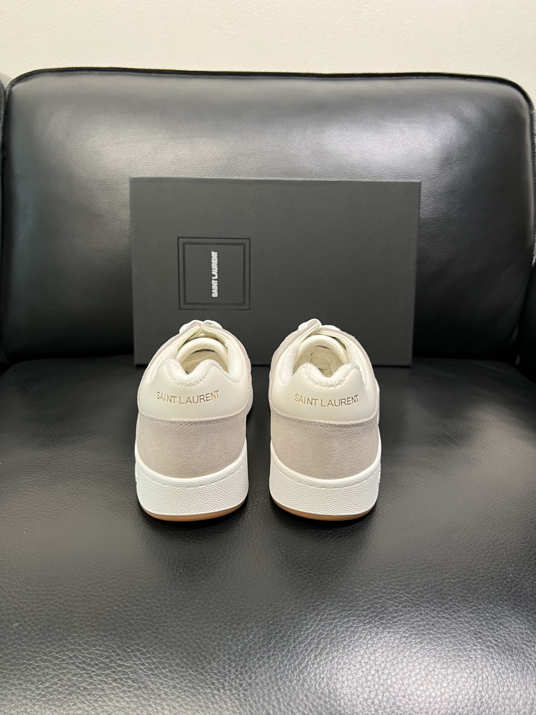 SAINT LAURENT 高品质 顶级工艺品 圣罗兰 专柜同步发售原厂配置，意大利进口牛皮面料，全进口