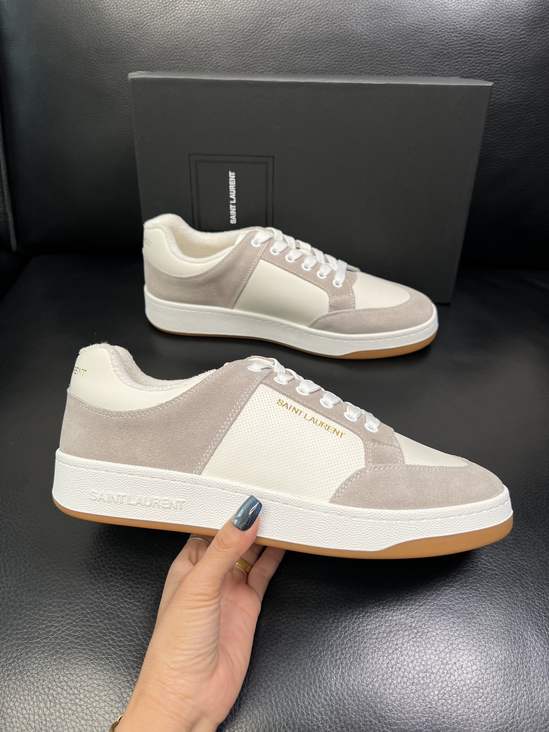 SAINT LAURENT 高品质 顶级工艺品 圣罗兰 专柜同步发售原厂配置，意大利进口牛皮面料，全进口