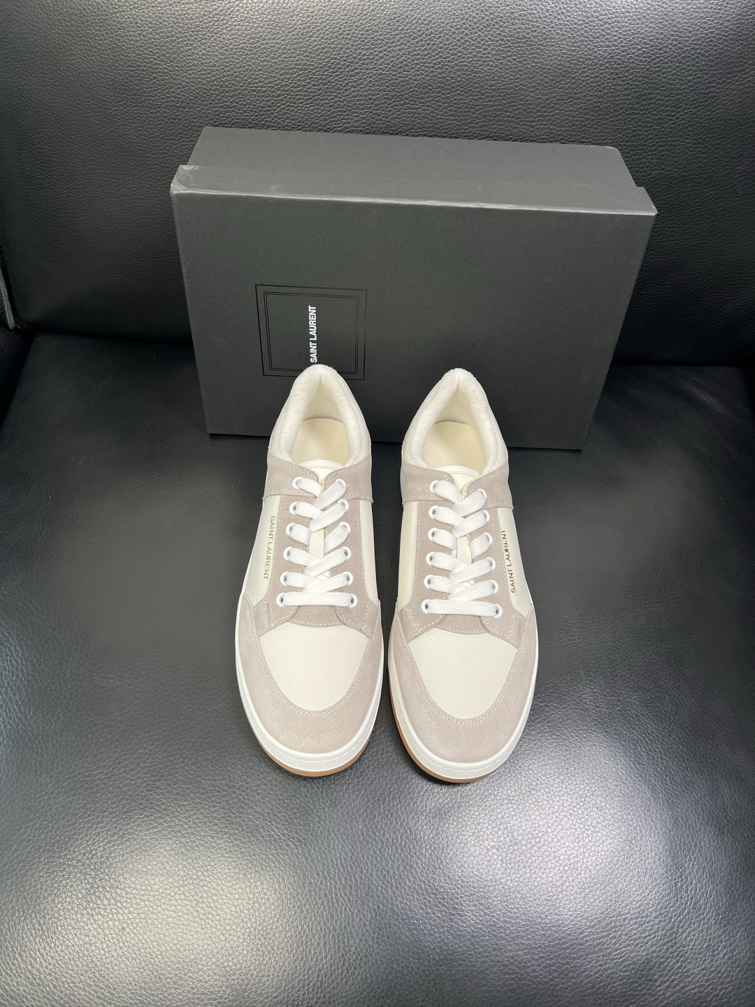 SAINT LAURENT 高品质 顶级工艺品 圣罗兰 专柜同步发售原厂配置，意大利进口牛皮面料，全进口