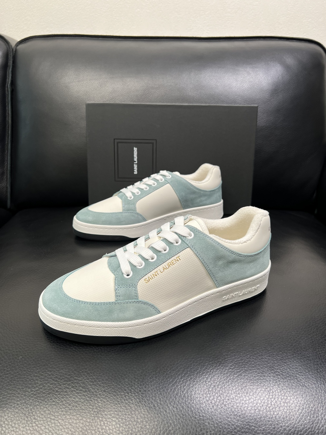 SAINT LAURENT 高品质 顶级工艺品 圣罗兰 专柜同步发售原厂配置，意大利进口牛皮面料，全进口