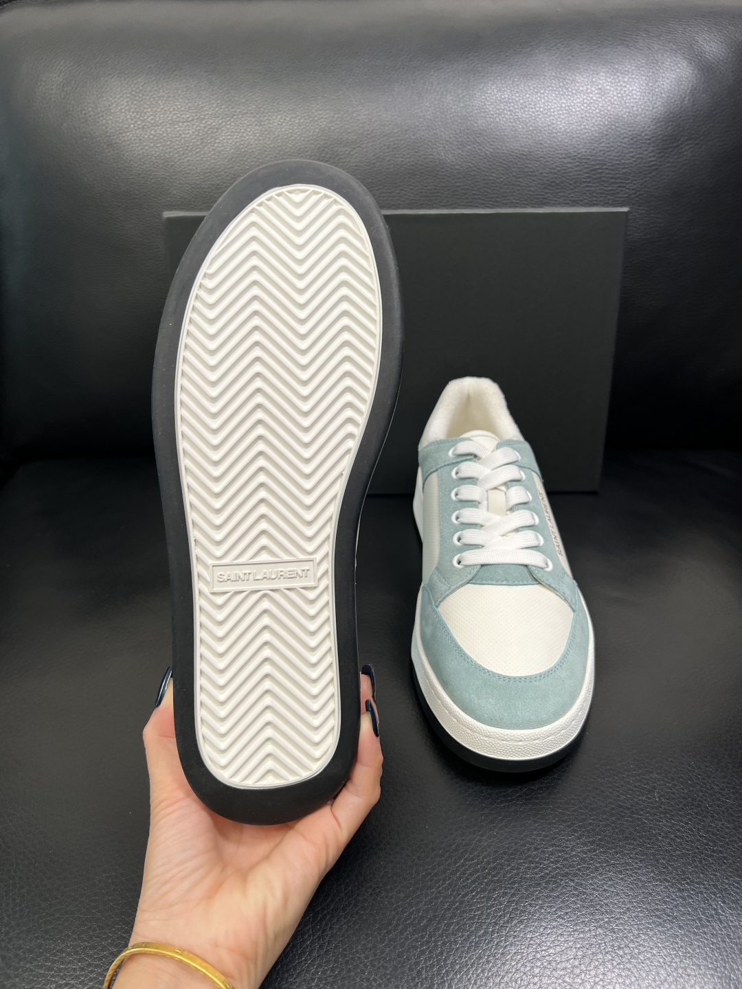 SAINT LAURENT 高品质 顶级工艺品 圣罗兰 专柜同步发售原厂配置，意大利进口牛皮面料，全进口