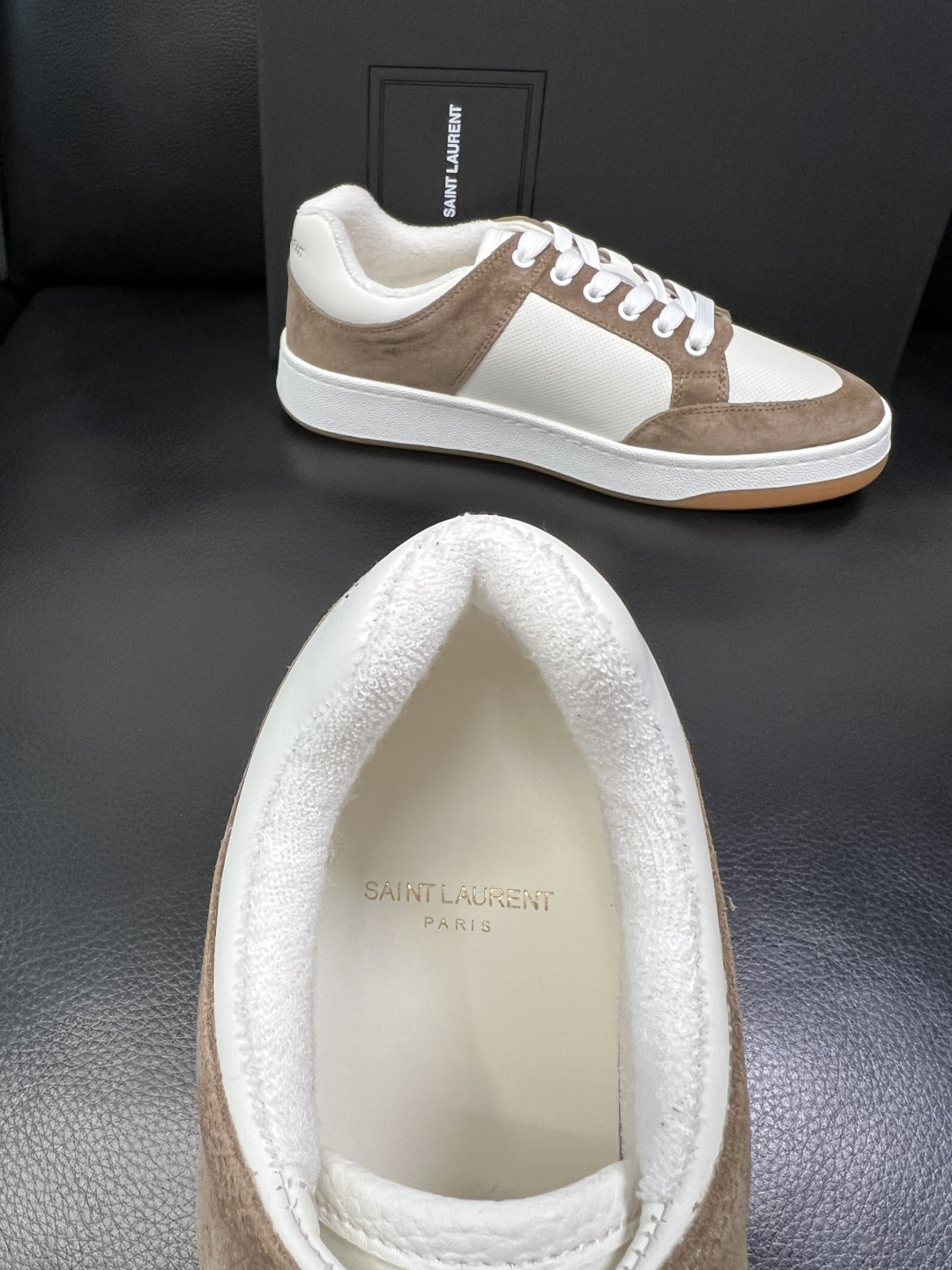 SAINT LAURENT 高品质 顶级工艺品 圣罗兰 专柜同步发售原厂配置，意大利进口牛皮面料，全进口