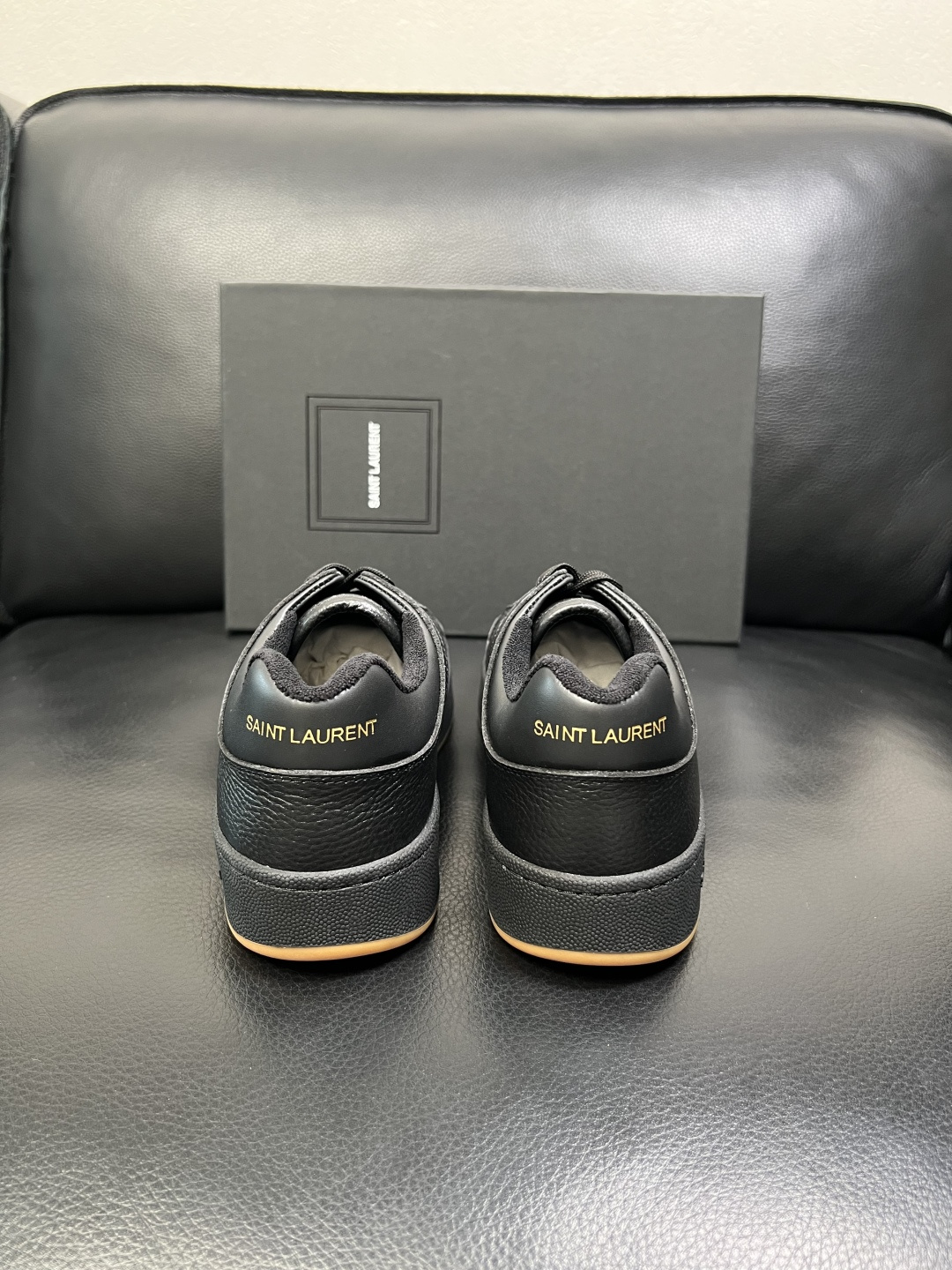 SAINT LAURENT 高品质 顶级工艺品 圣罗兰 专柜同步发售原厂配置，意大利进口牛皮面料，全进口