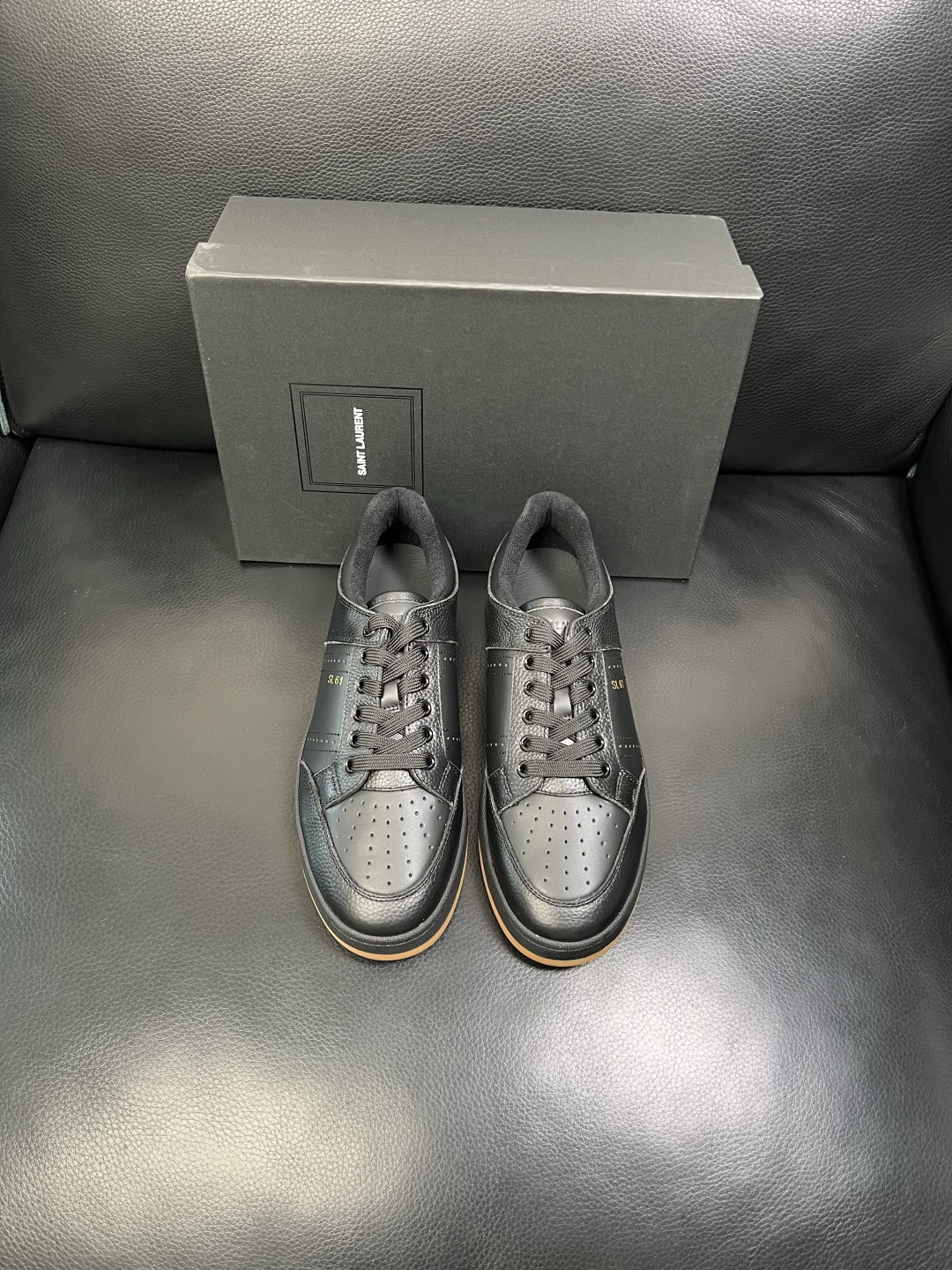 SAINT LAURENT 高品质 顶级工艺品 圣罗兰 专柜同步发售原厂配置，意大利进口牛皮面料，全进口