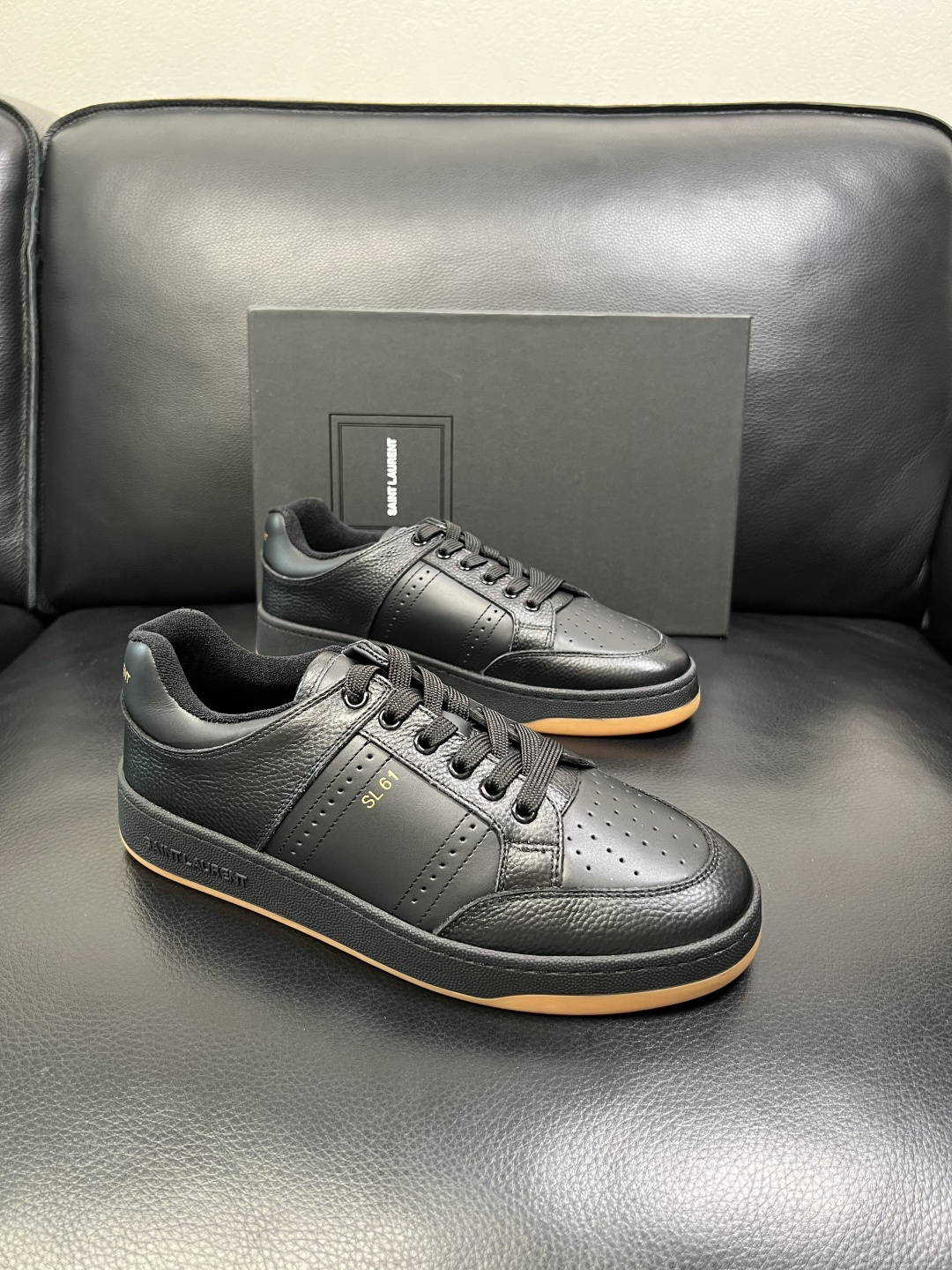 SAINT LAURENT 高品质 顶级工艺品 圣罗兰 专柜同步发售原厂配置，意大利进口牛皮面料，全进口