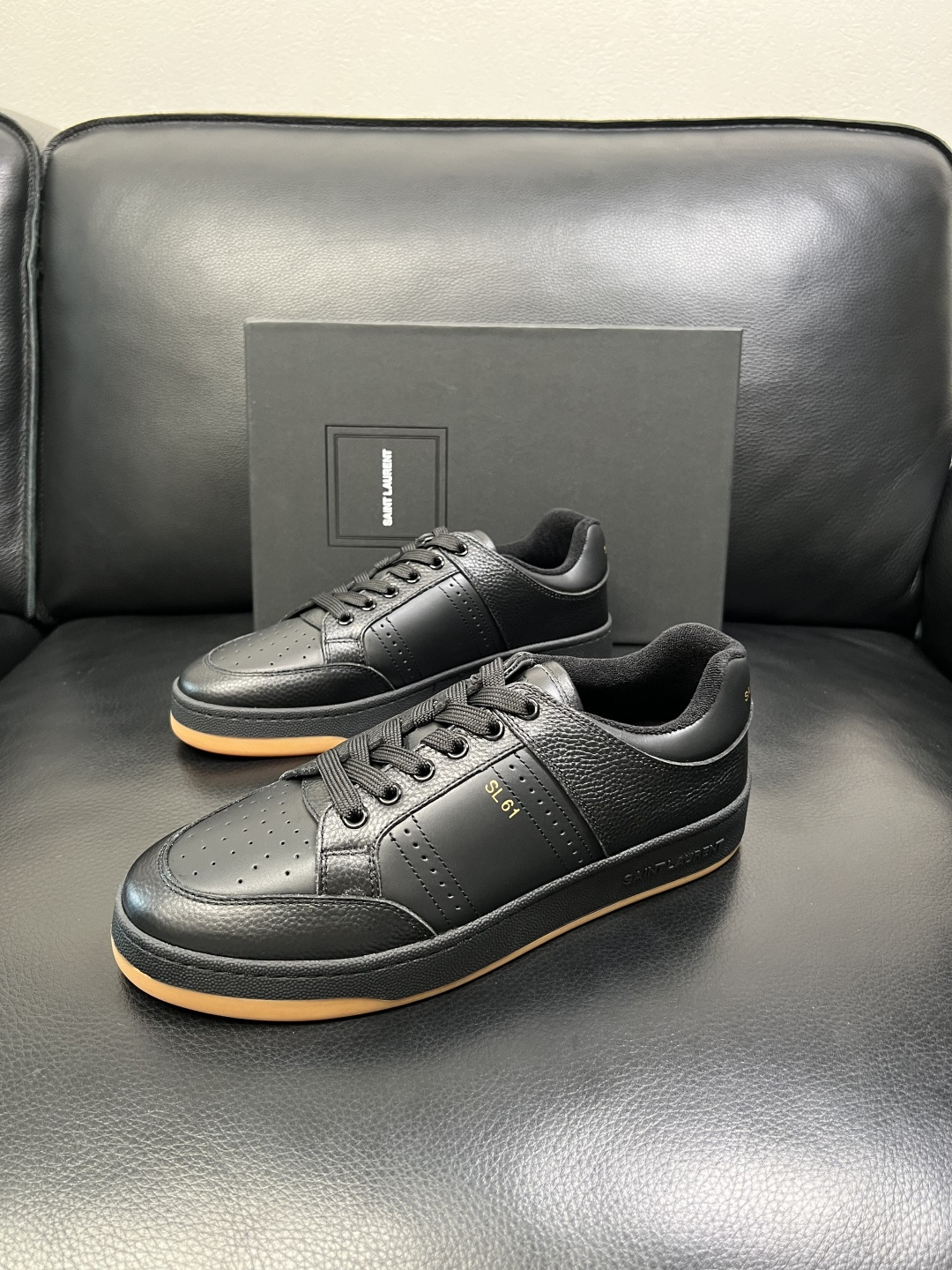 SAINT LAURENT 高品质 顶级工艺品 圣罗兰 专柜同步发售原厂配置，意大利进口牛皮面料，全进口