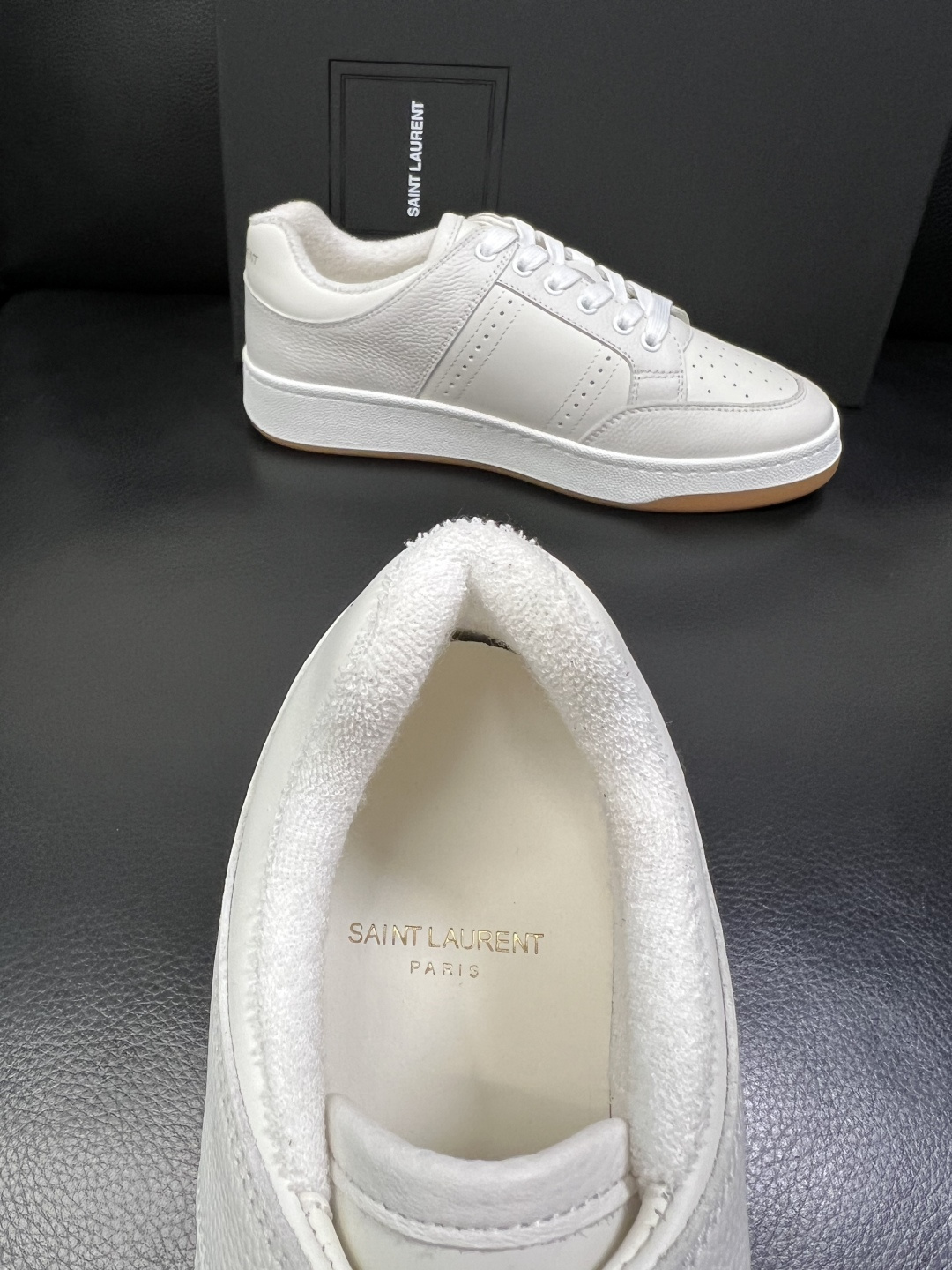 SAINT LAURENT 高品质 顶级工艺品 圣罗兰 专柜同步发售原厂配置，意大利进口牛皮面料，全进口