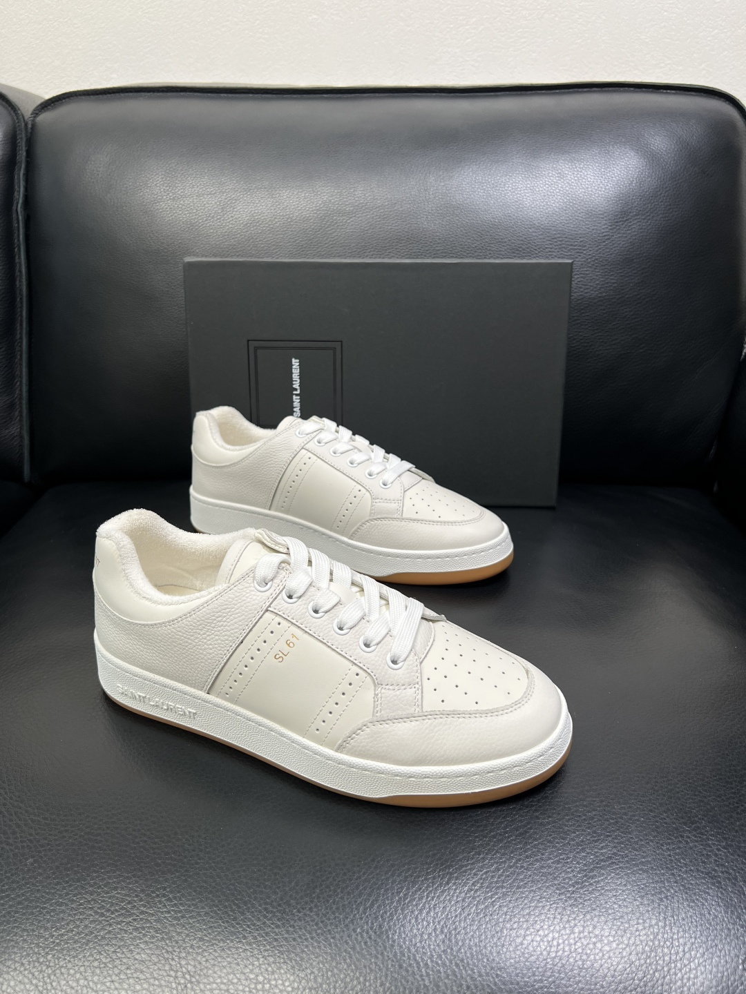 SAINT LAURENT 高品质 顶级工艺品 圣罗兰 专柜同步发售原厂配置，意大利进口牛皮面料，全进口