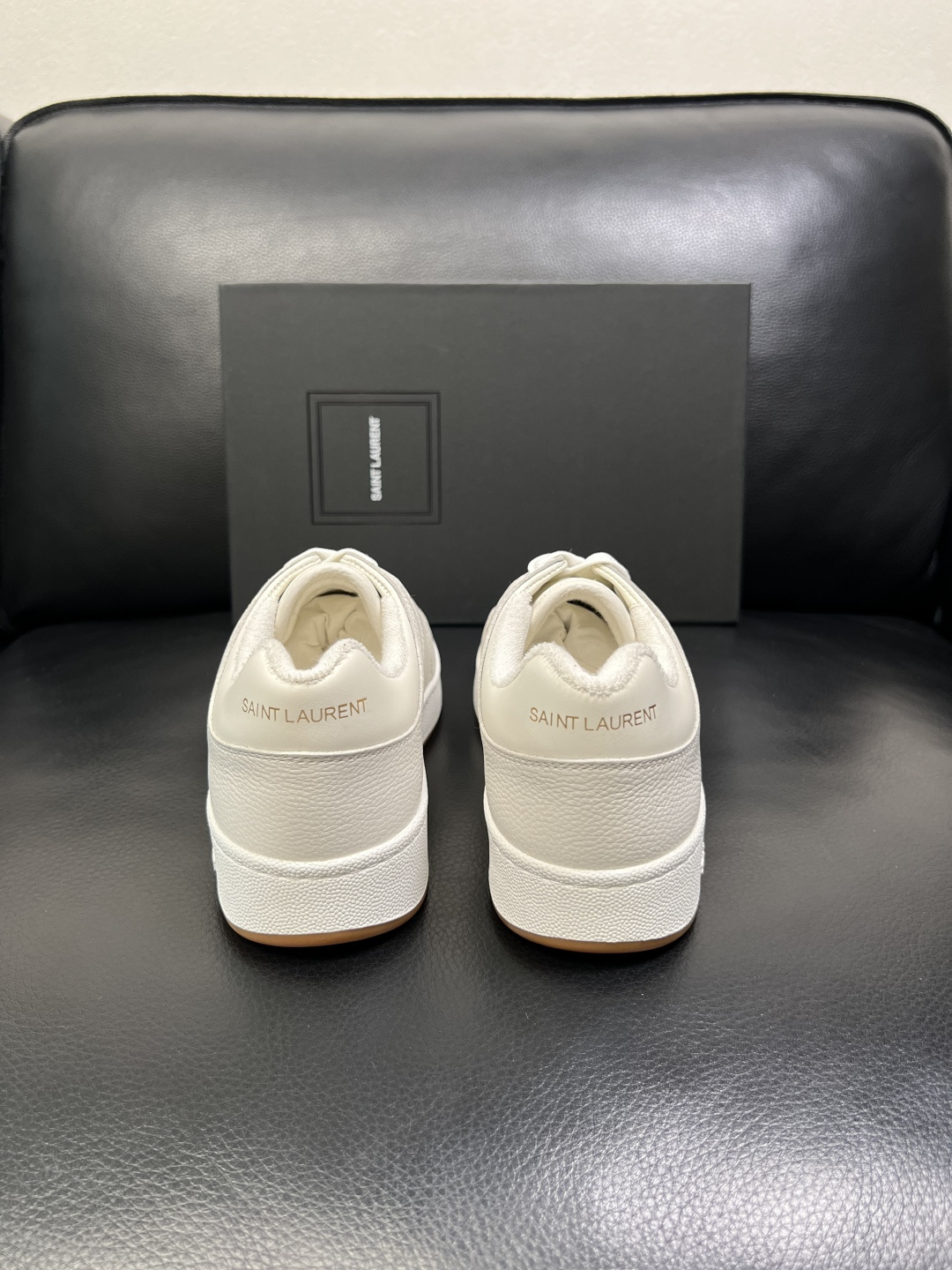 SAINT LAURENT 高品质 顶级工艺品 圣罗兰 专柜同步发售原厂配置，意大利进口牛皮面料，全进口