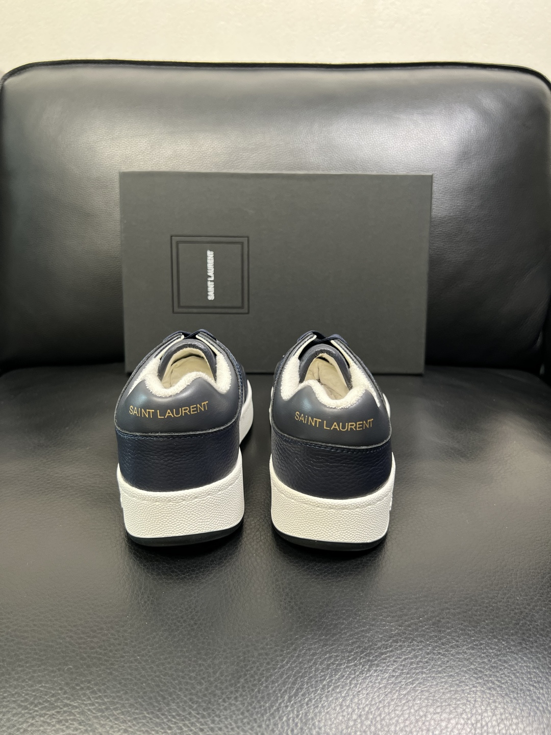 SAINT LAURENT 高品质 顶级工艺品 圣罗兰 专柜同步发售原厂配置，意大利进口牛皮面料，全进口