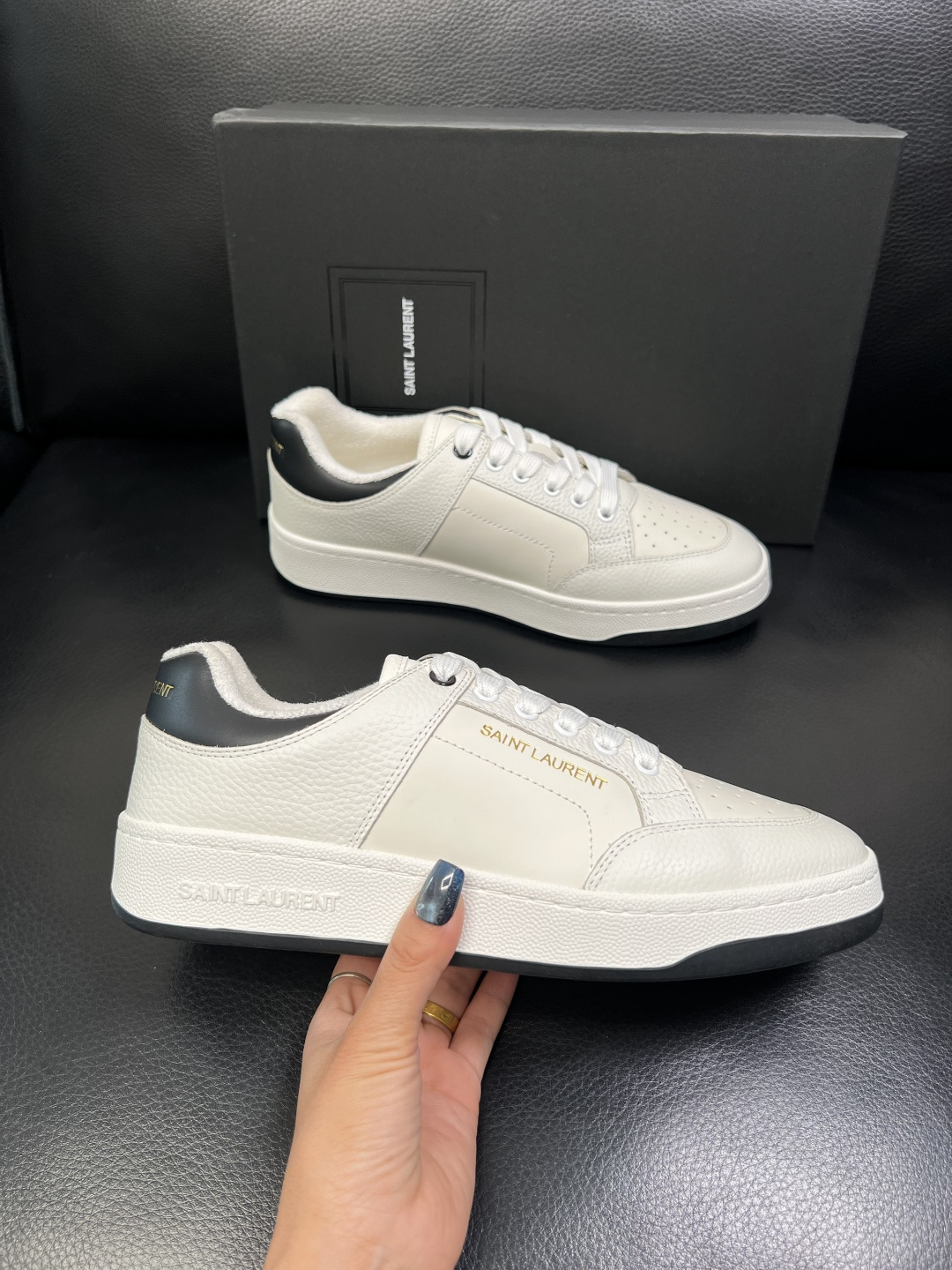 SAINT LAURENT 高品质 顶级工艺品 圣罗兰 专柜同步发售原厂配置，意大利进口牛皮面料，全进口