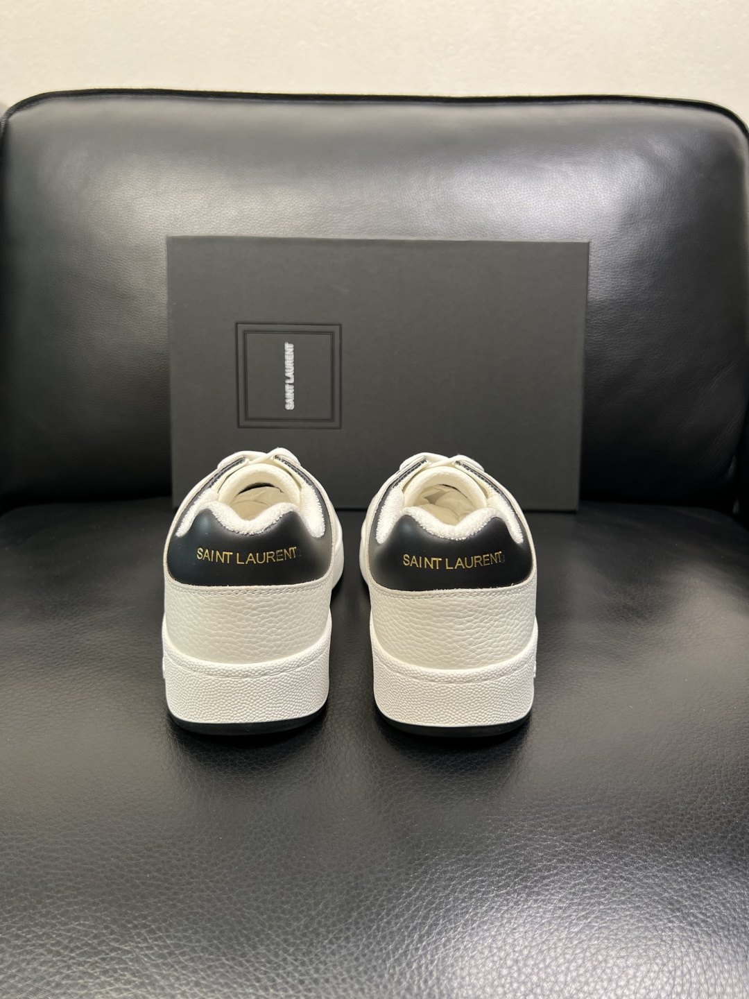 SAINT LAURENT 高品质 顶级工艺品 圣罗兰 专柜同步发售原厂配置，意大利进口牛皮面料，全进口