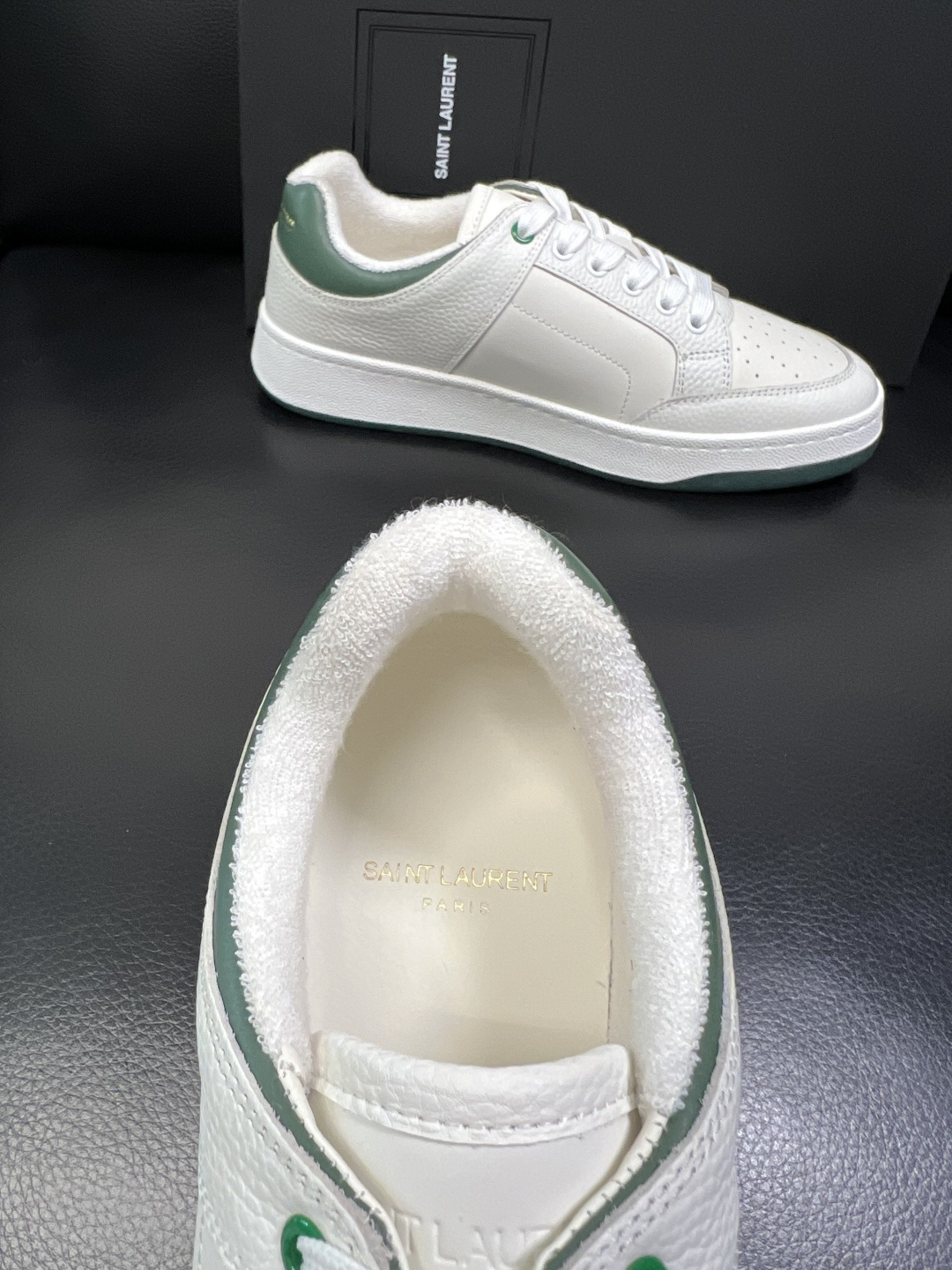 SAINT LAURENT 高品质 顶级工艺品 圣罗兰 专柜同步发售原厂配置，意大利进口牛皮面料，全进口