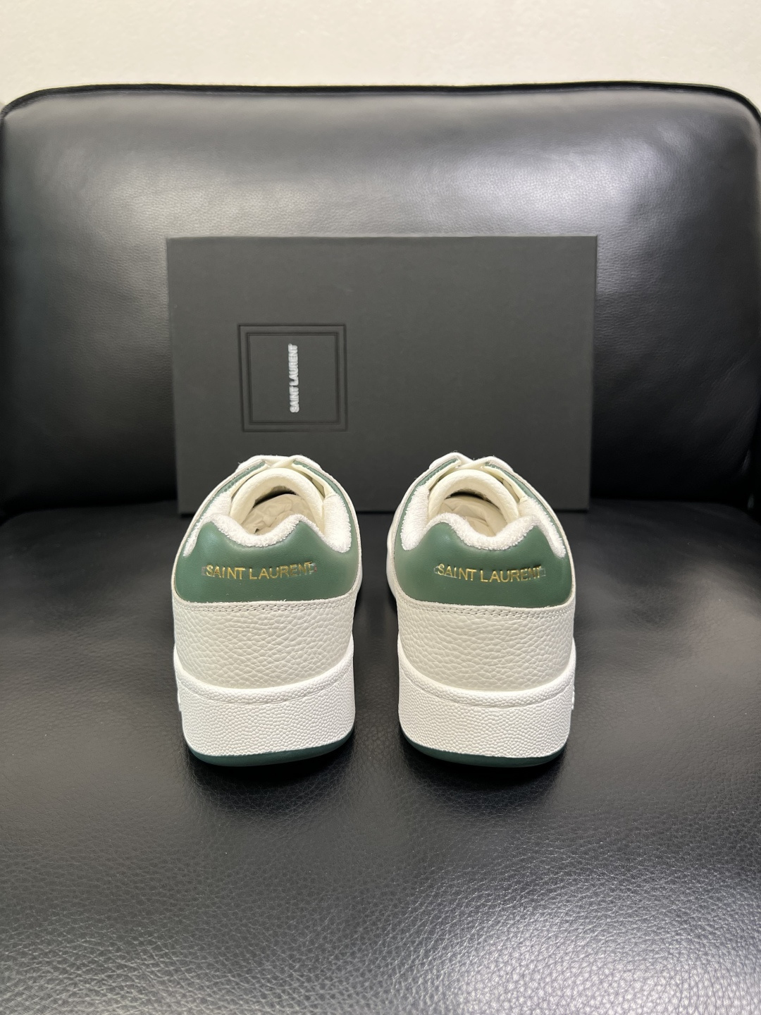 SAINT LAURENT 高品质 顶级工艺品 圣罗兰 专柜同步发售原厂配置，意大利进口牛皮面料，全进口