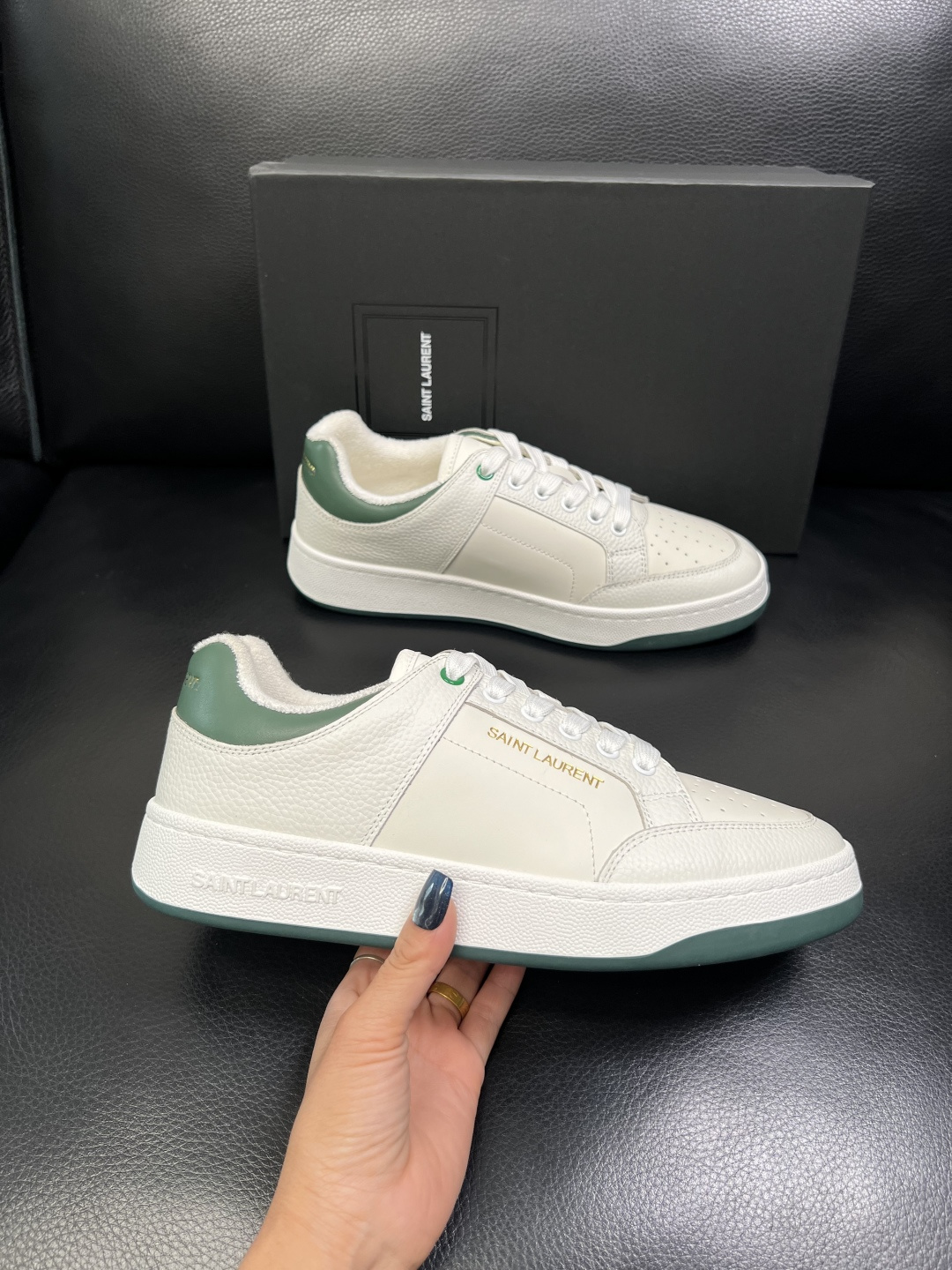 SAINT LAURENT 高品质 顶级工艺品 圣罗兰 专柜同步发售原厂配置，意大利进口牛皮面料，全进口