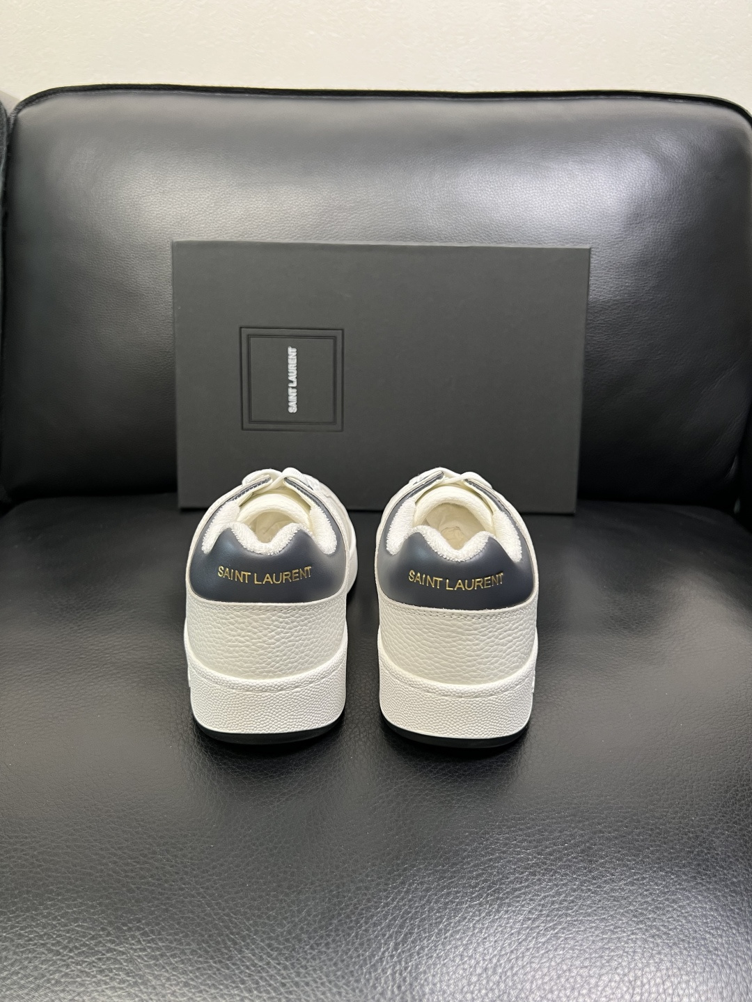 SAINT LAURENT 高品质 顶级工艺品 圣罗兰 专柜同步发售原厂配置，意大利进口牛皮面料，全进口