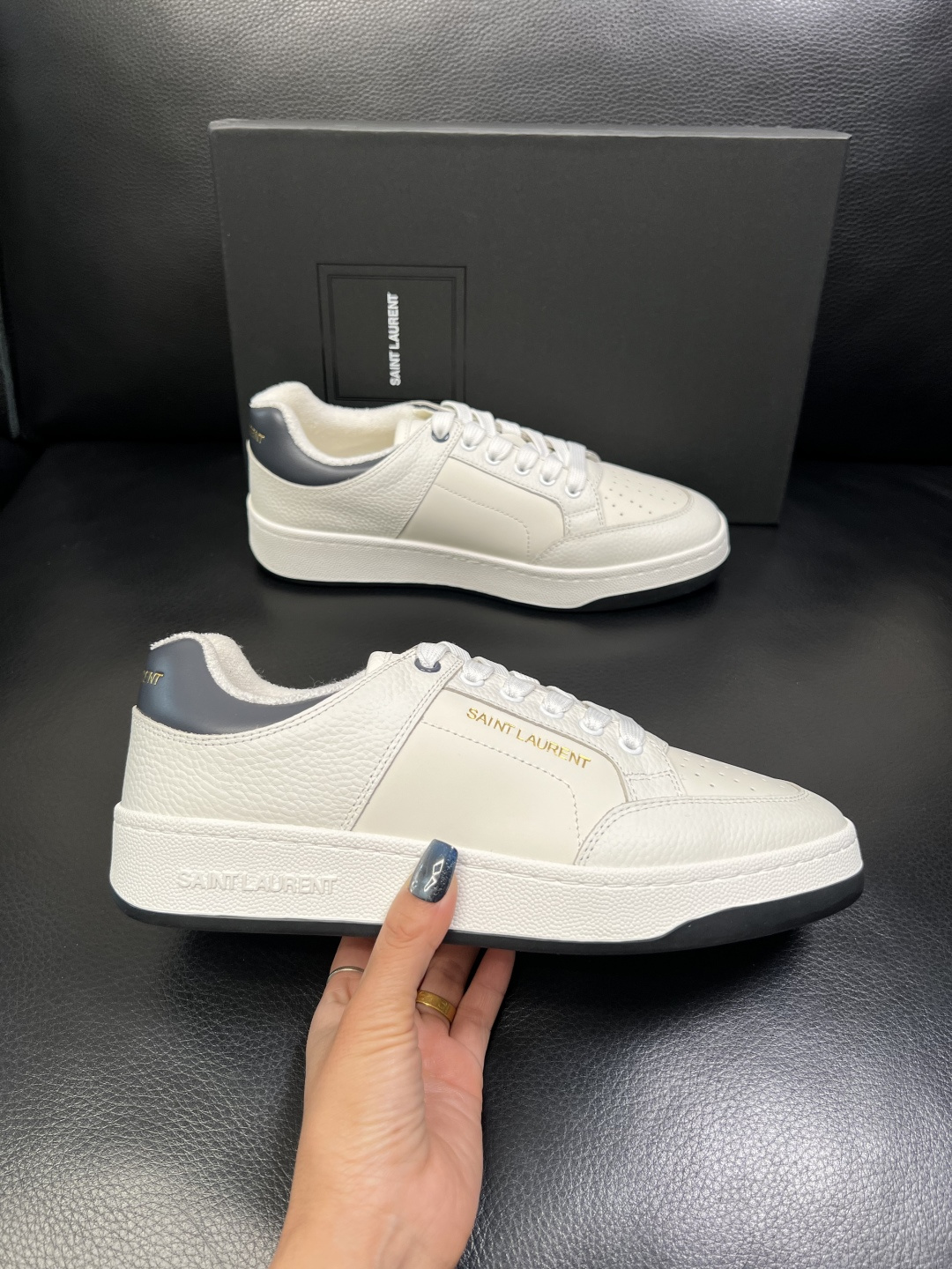 SAINT LAURENT 高品质 顶级工艺品 圣罗兰 专柜同步发售原厂配置，意大利进口牛皮面料，全进口