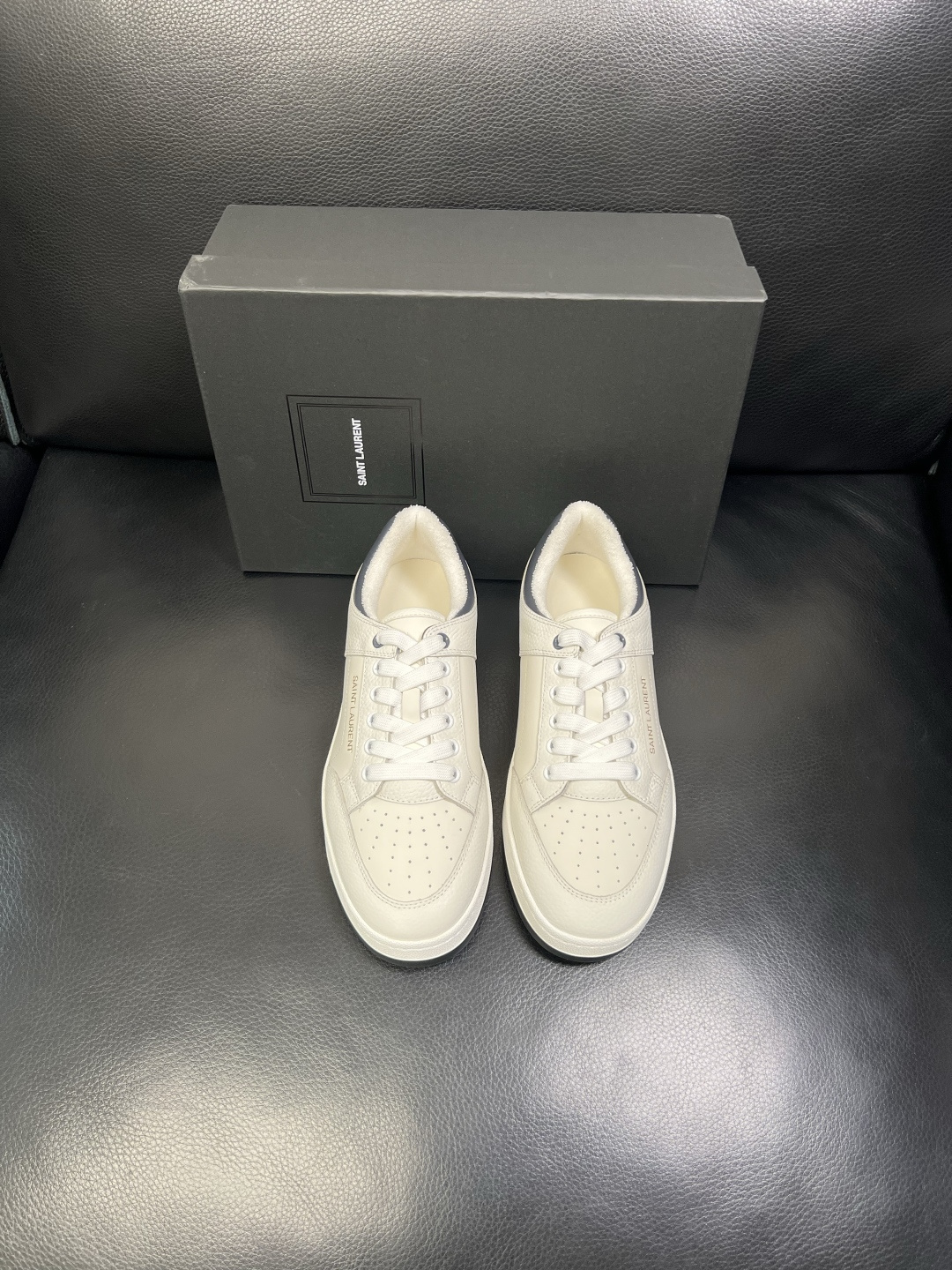 SAINT LAURENT 高品质 顶级工艺品 圣罗兰 专柜同步发售原厂配置，意大利进口牛皮面料，全进口