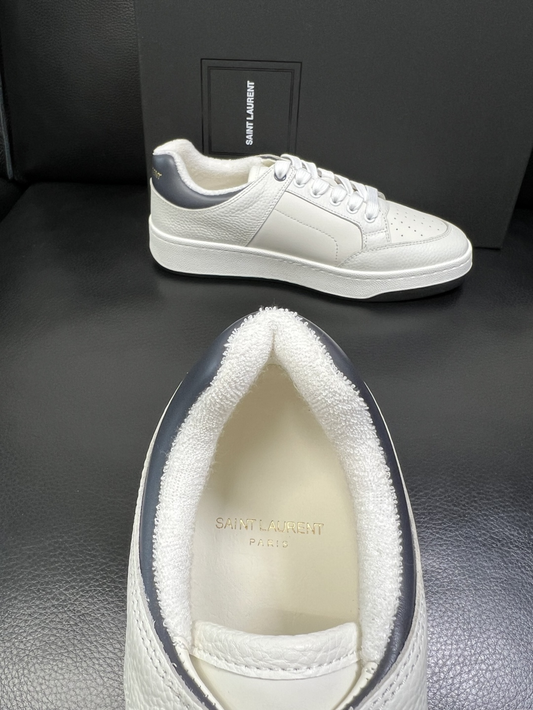 SAINT LAURENT 高品质 顶级工艺品 圣罗兰 专柜同步发售原厂配置，意大利进口牛皮面料，全进口