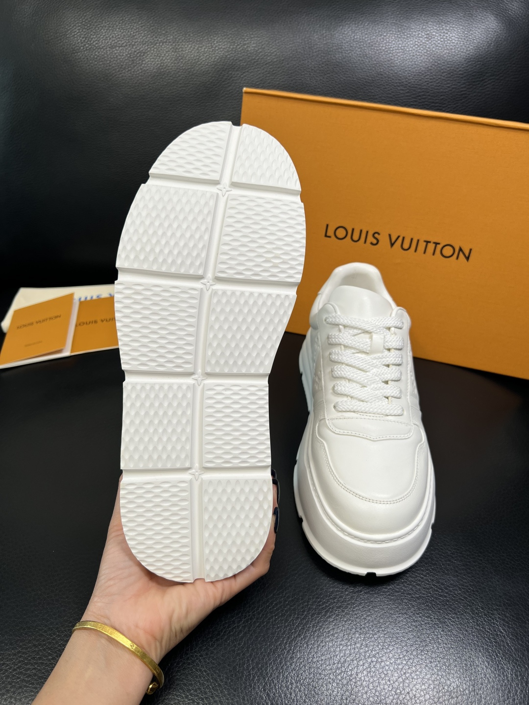 Lv 高品质 顶级工艺品 路易威登，运动板鞋专柜同步，鞋面意大利进口，高品质拼接缤纷色彩复杂工艺品，进口