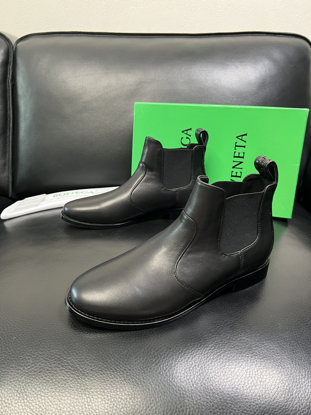 BOTTEGA VENETA 高品质 顶级工艺品 葆蝶家 专柜同原厂配置，靴子高帮鞋面意大利进口牛皮面料