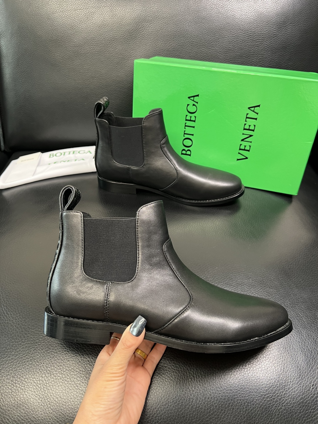 BOTTEGA VENETA 高品质 顶级工艺品 葆蝶家 专柜同原厂配置，靴子高帮鞋面意大利进口牛皮面料