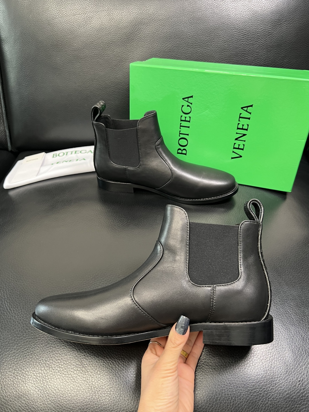 BOTTEGA VENETA 高品质 顶级工艺品 葆蝶家 专柜同原厂配置，靴子高帮鞋面意大利进口牛皮面料