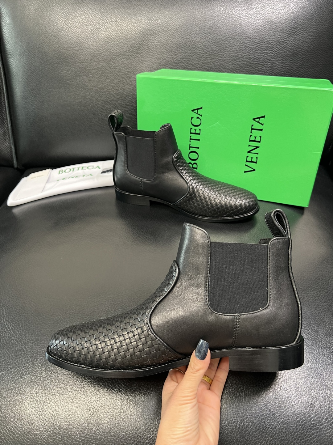 BOTTEGA VENETA 高品质 顶级工艺品 葆蝶家 专柜同原厂配置，靴子高帮鞋面意大利进口牛皮面料