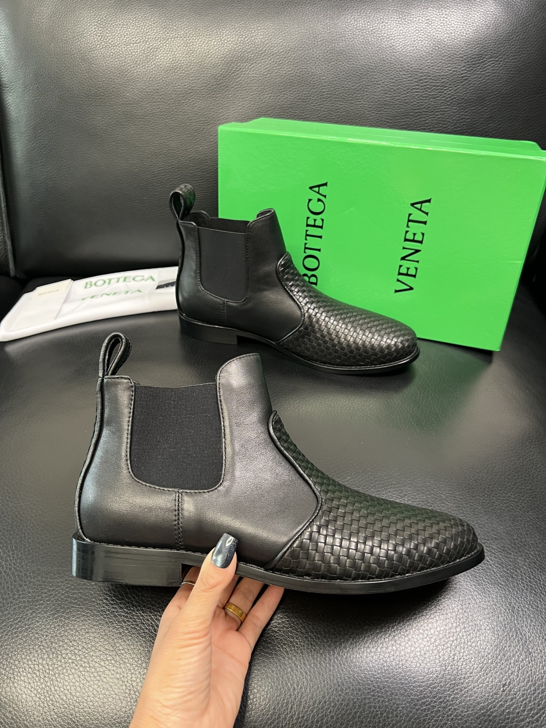 BOTTEGA VENETA 高品质 顶级工艺品 葆蝶家 专柜同原厂配置，靴子高帮鞋面意大利进口牛皮面料