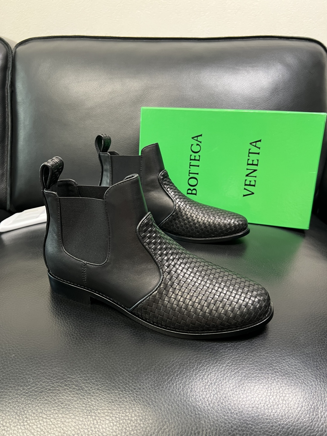 BOTTEGA VENETA 高品质 顶级工艺品 葆蝶家 专柜同原厂配置，靴子高帮鞋面意大利进口牛皮面料