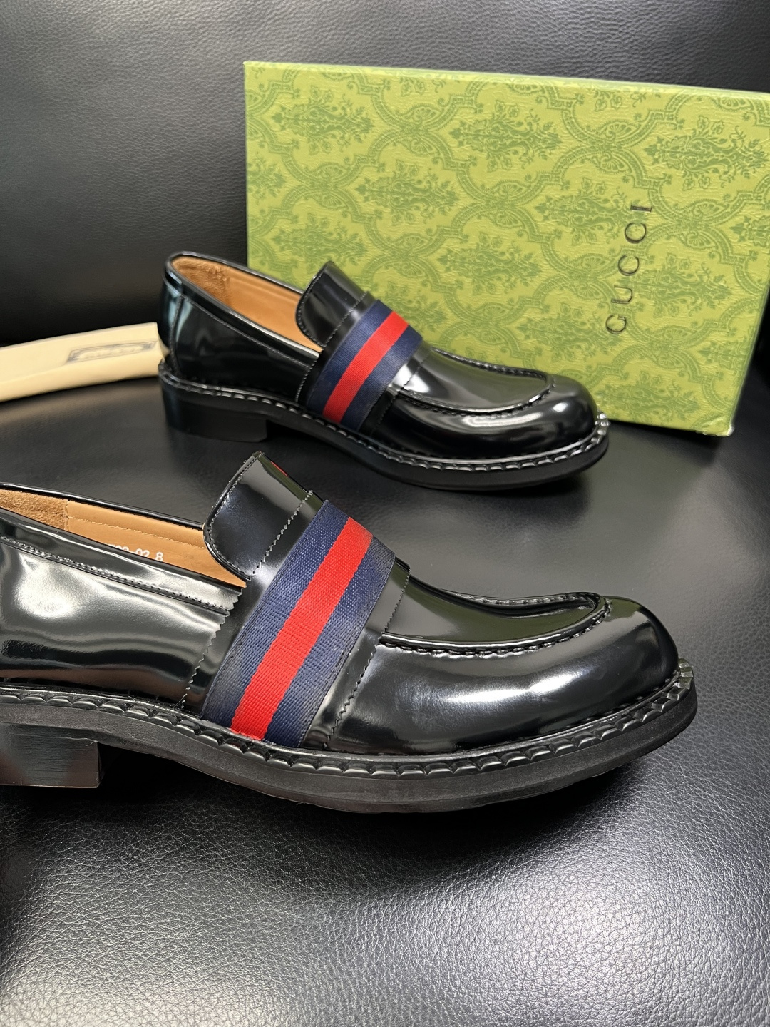 Gucci 高品质 顶级工艺品 古奇 皮鞋系列专柜同步 原厂配置，意大利进口原版牛皮，进口水染牛里 ，鞋